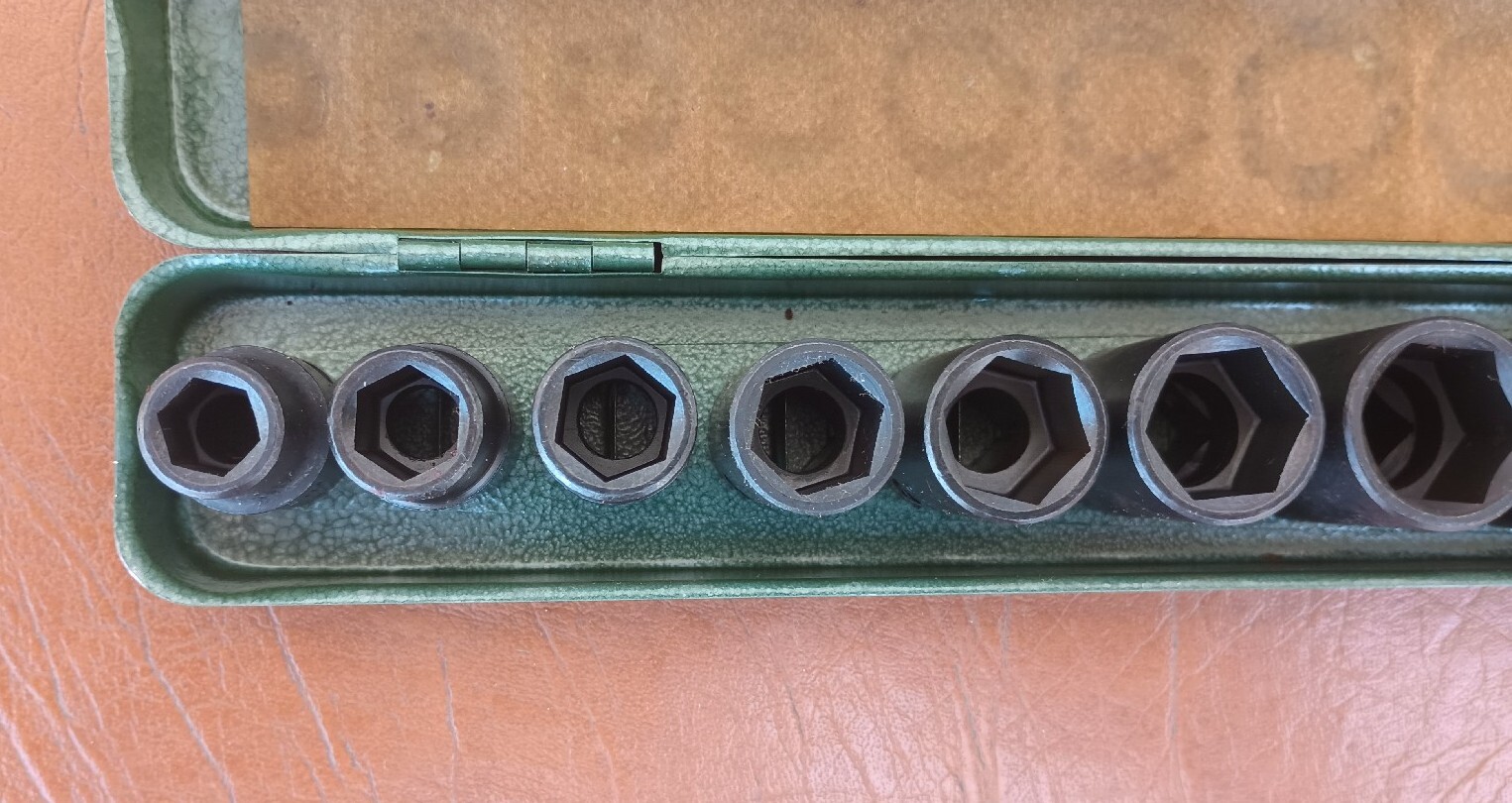 NOS Allied 1/2″ Drive SAE Impact Socket Set 11 Pieces in Metal Case 47-PS12