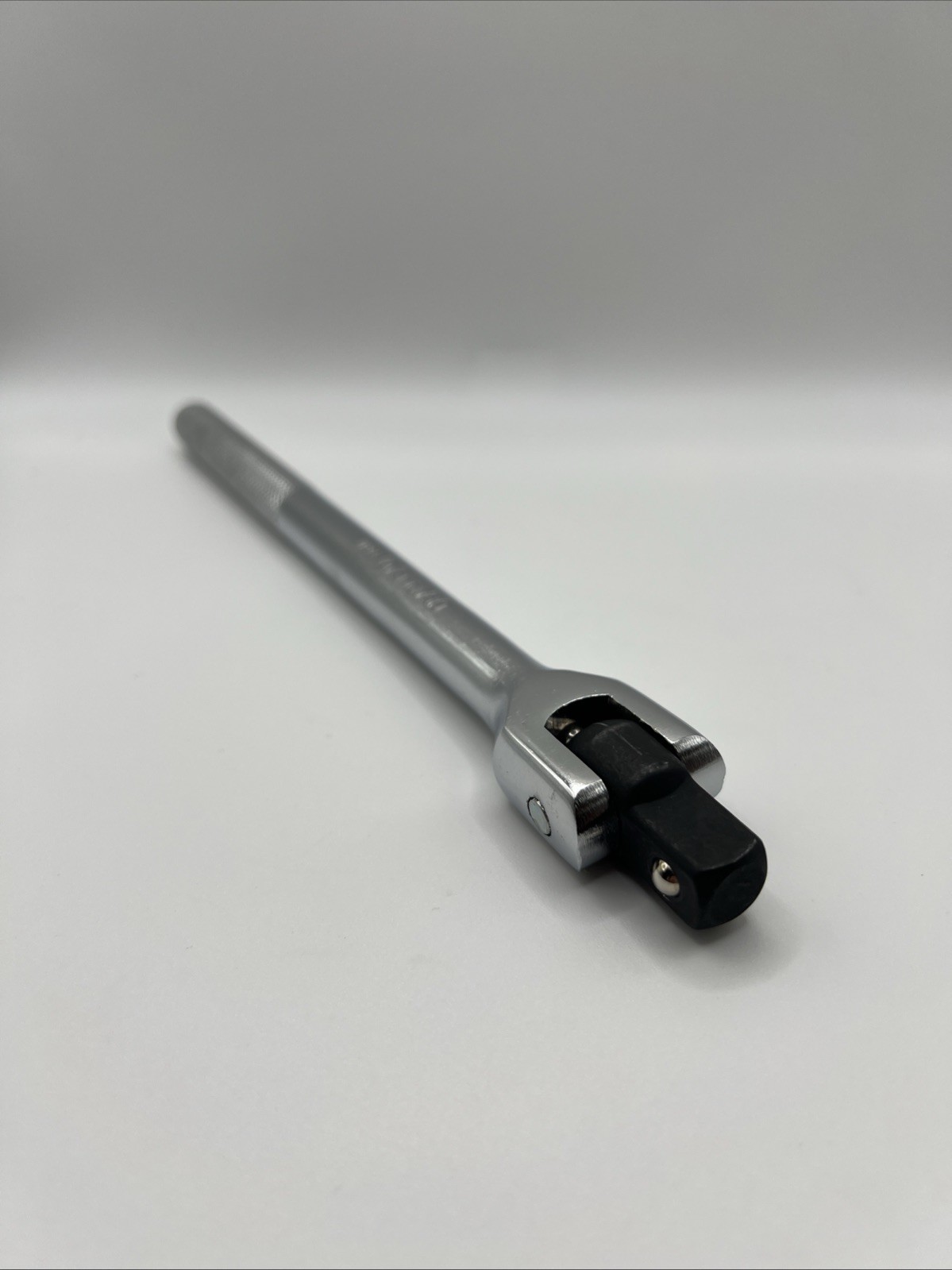 Gearhead 1/2″ Drive 10” Breaker Bar Flex Head With Knurled Handle 33611