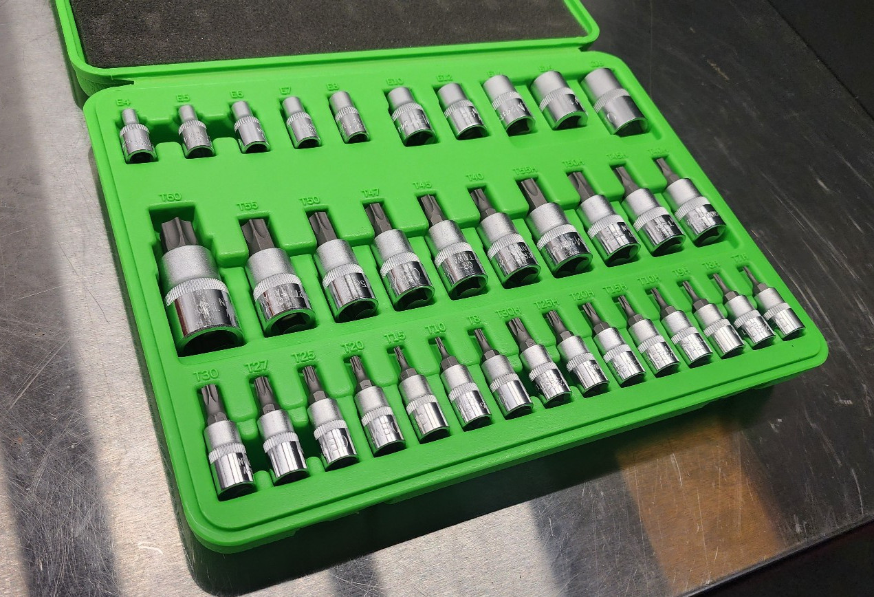 OEMTOOLS 25951 35 Piece 1/4″, 3/8″ and 1/2″ Drive Star / Torx Bit Set
