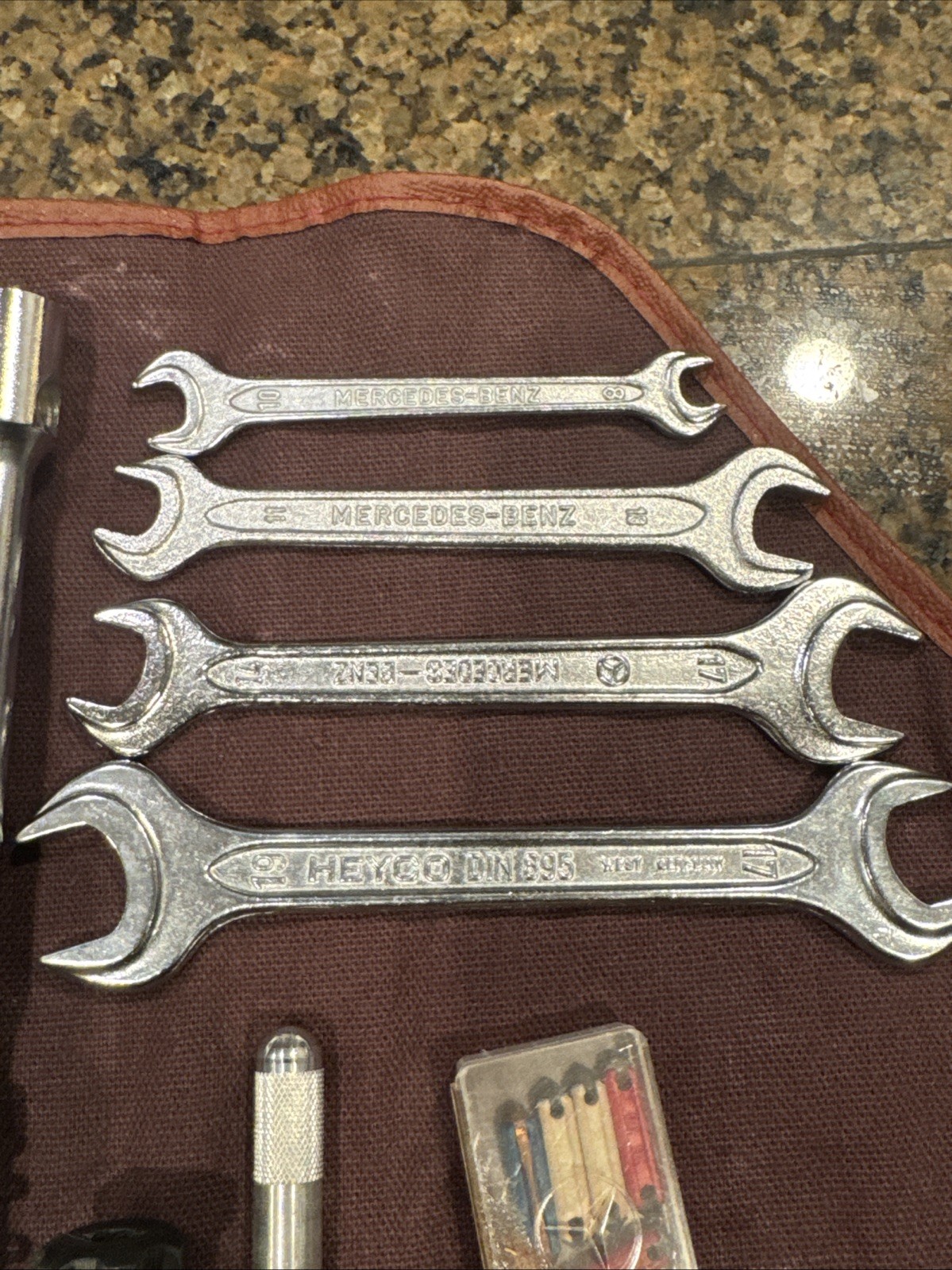 LEGIT COMPLETE Mercedes-Benz R107 560SL 13 Piece Tool Kit Roll BEST ON EBAY