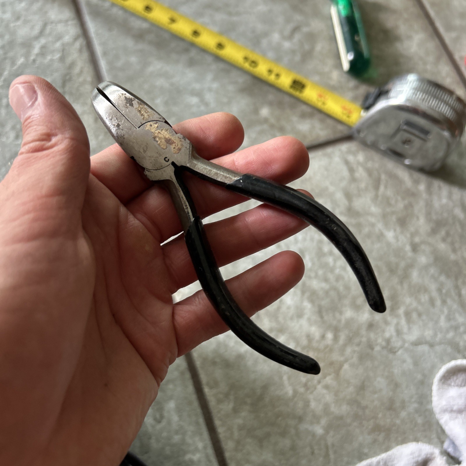 Craftsman Tools USA «C» Stamp 5.5″ Long Black Grip Bent Needle Nose Pliers