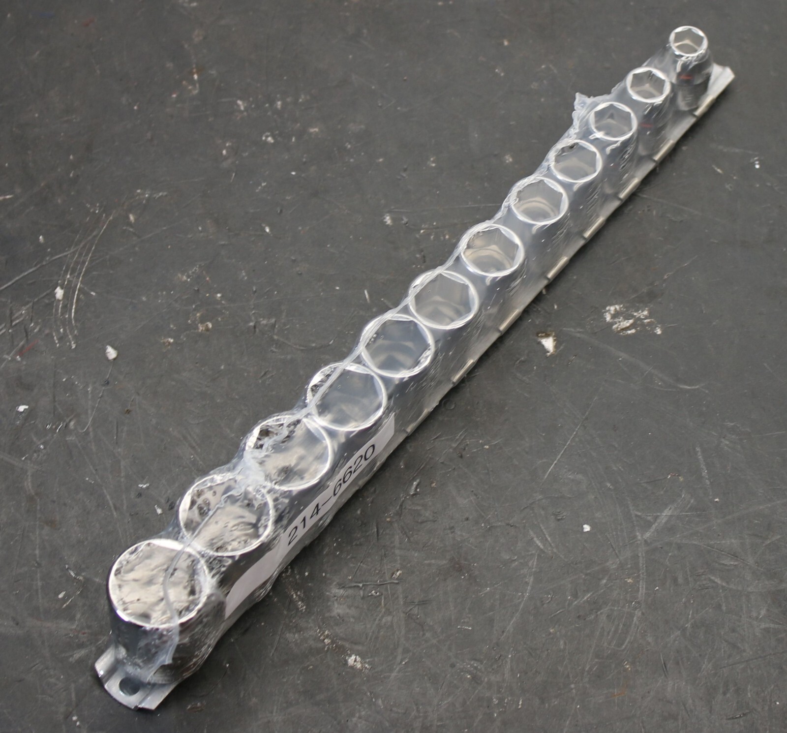 Caterpillar Tools 214-6620 12-Piece Socket Set 3/8 Drive Metric 8-19 mm 6-Point