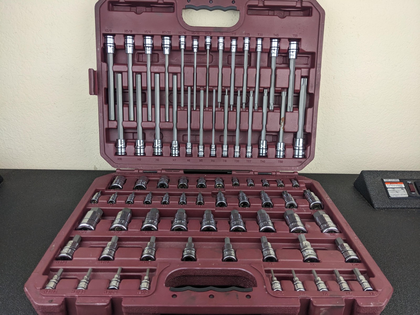 #bo052 Matco Tools 75 Piece Master ADV Hex/Torx Bit Socket Set Model SBS75VA