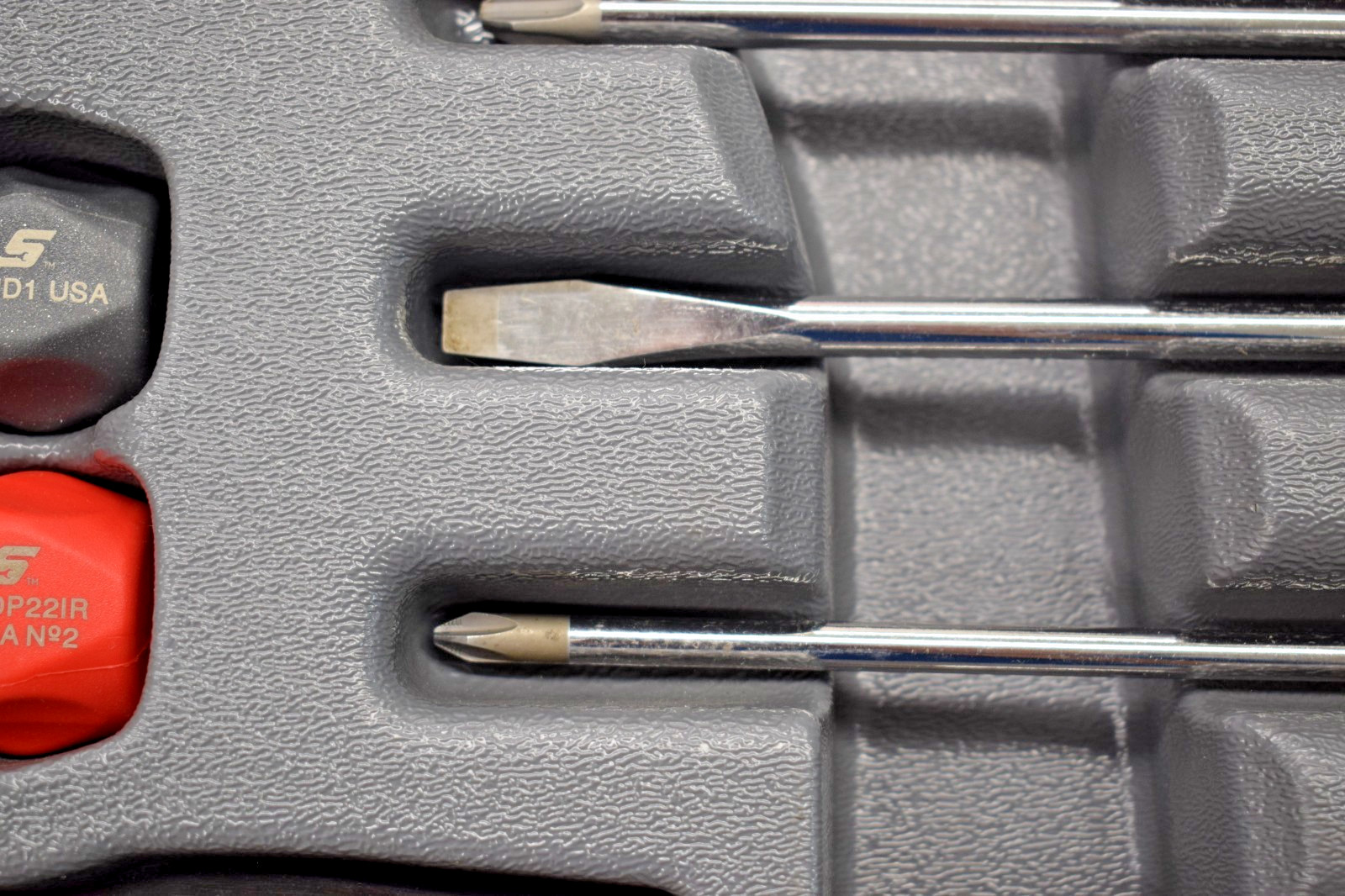 Snap On Tools SGDX120BDT 12pc DARK TITANIUM Soft Grip Screwdriver Set +Tray USED