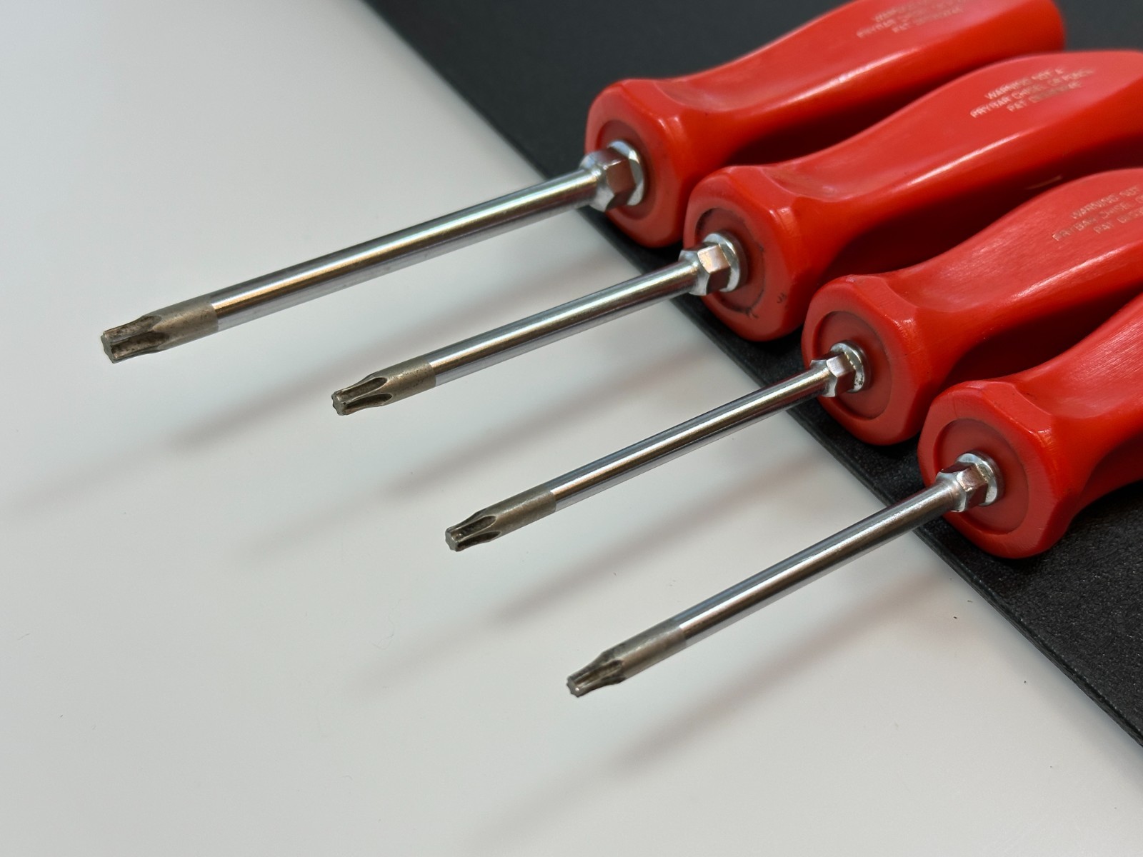 🇺🇸 Snap-on Tools USA 4pc RED Hard Handle Torx Screwdriver Set, T15 T20 T25 T30