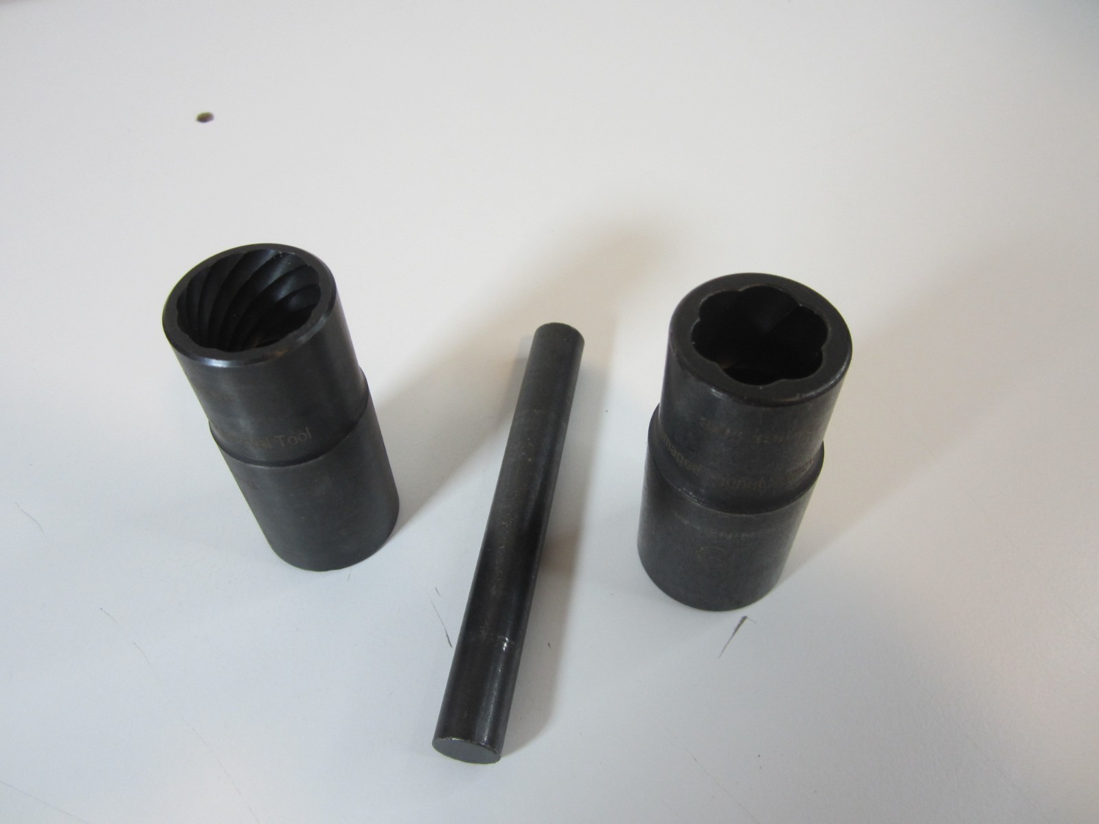 Mac Tools LT4300 3pc 1/2″dr Lug Nut Removal Twist Sockets 3/4-19mm & 13/16 -21mm