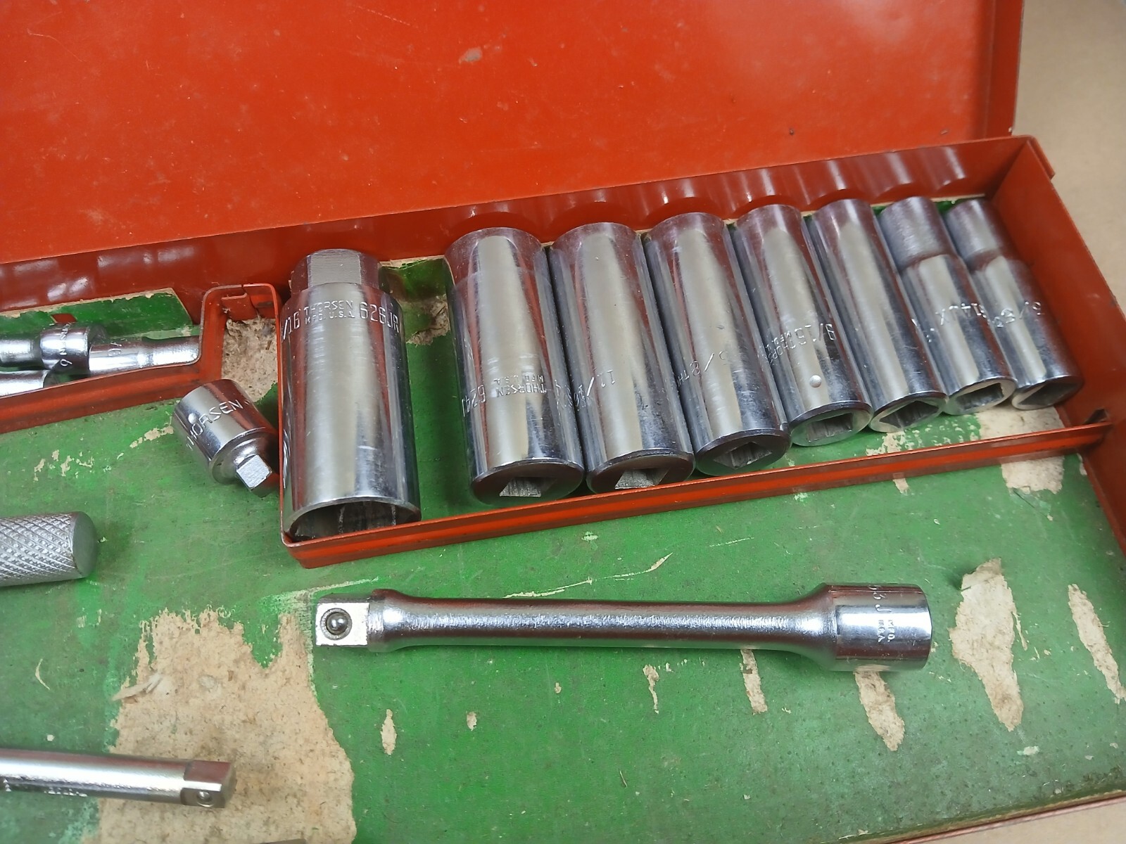 Thorsen Tools 3/8″ and 1/4″ Drive SAE Socket Set 12 Point & 6 Point Incomplete