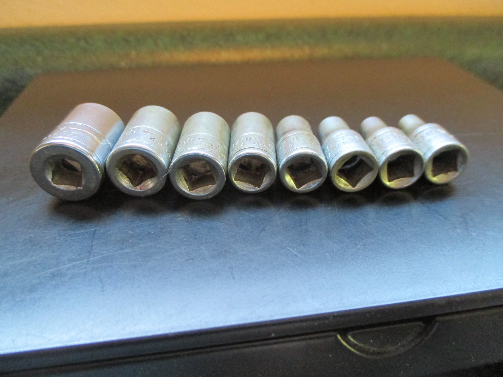 Craftsman 8 pc 1/4” Dr 6 Pt Socket Set Metric 11 10 9 8 7 6 5 4 -V- Series