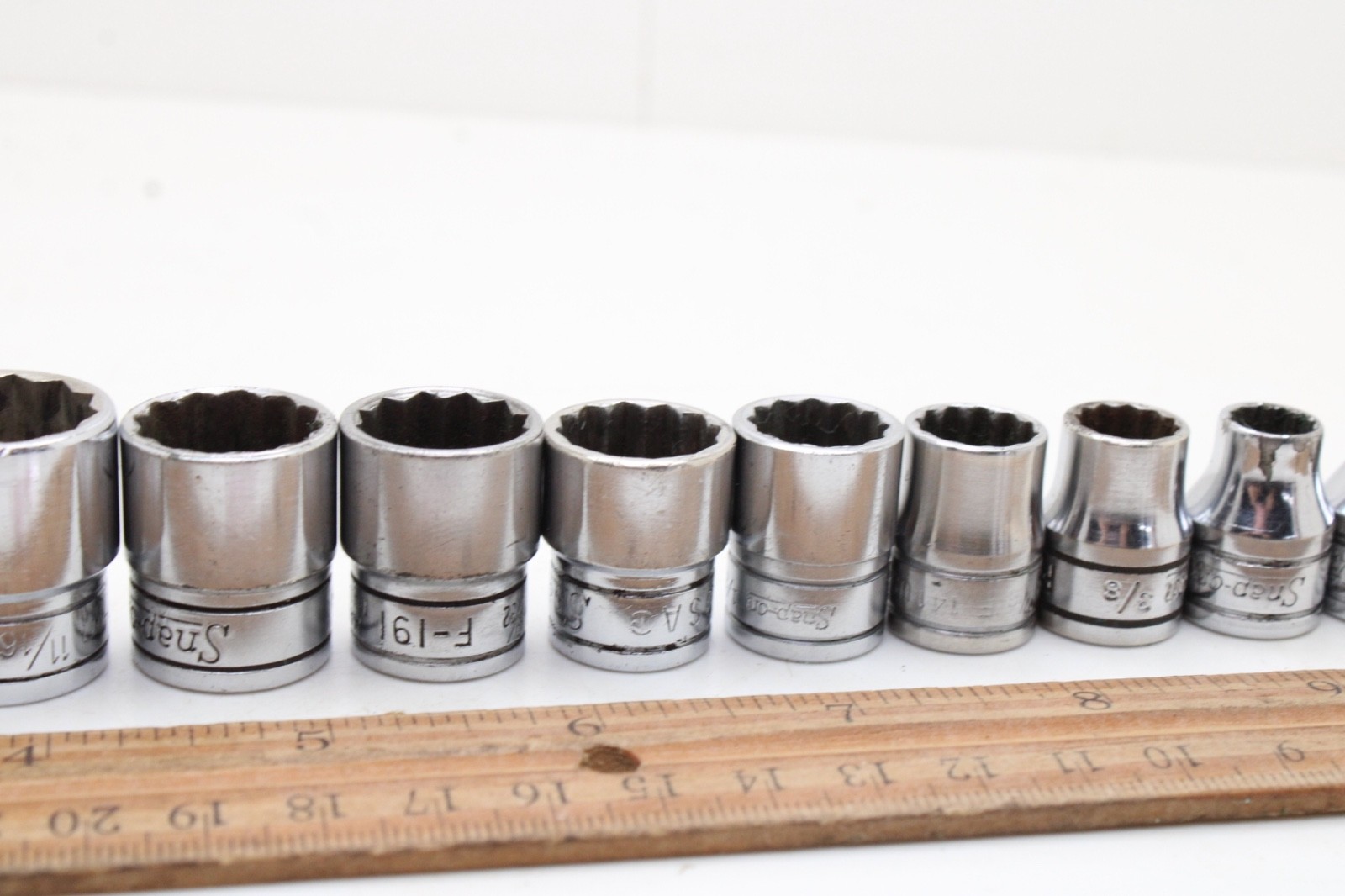 Snap-on F081 – F281 1/4-7/8″ 3/8″ Drive 12 Point 12 Piece SAE Chrome Set USA