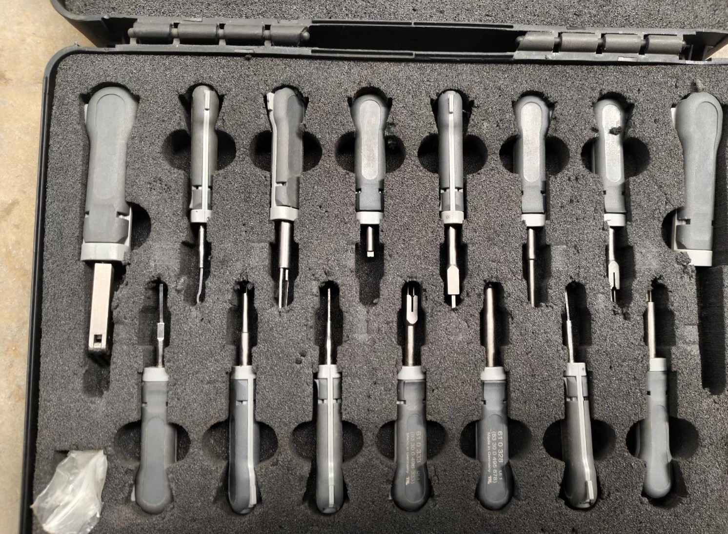 Genuine BMW Terminal Release Tool Set 610300 83302230142 German Partial Set