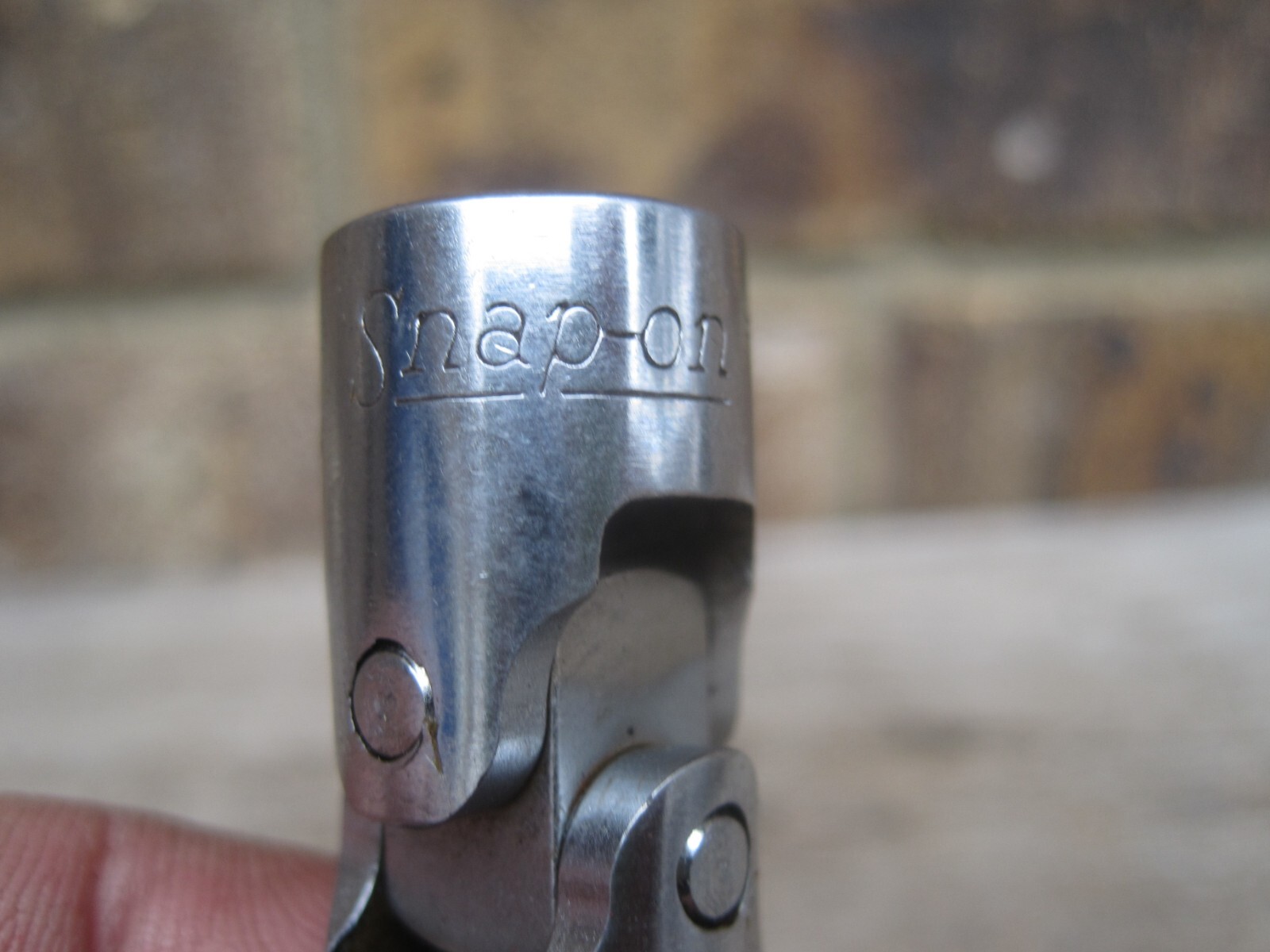 Snap-On 3/8″ Drive 5/8″ Swivel Universal 12pt Socket FVU20
