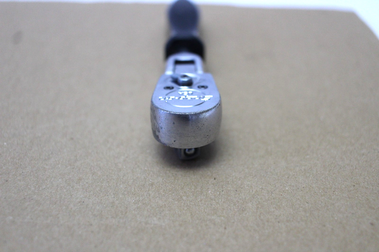 SNAP-ON MODEL FK835 (3/8″ DRIVE) FLEX-HEAD RATCHET BLACK HARD HANDLE