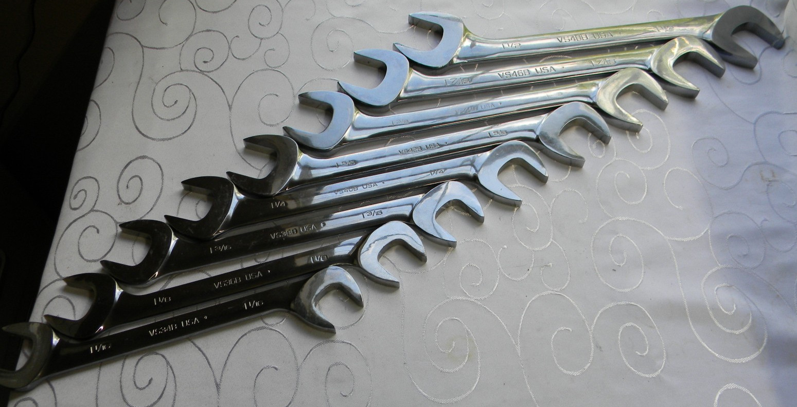 SNAP-ON 8PC SAE FOUR-WAY ANGLE HEAD OPEN-END WRENCH SET 1-1/16-1-1/2″ VS24-VS48B
