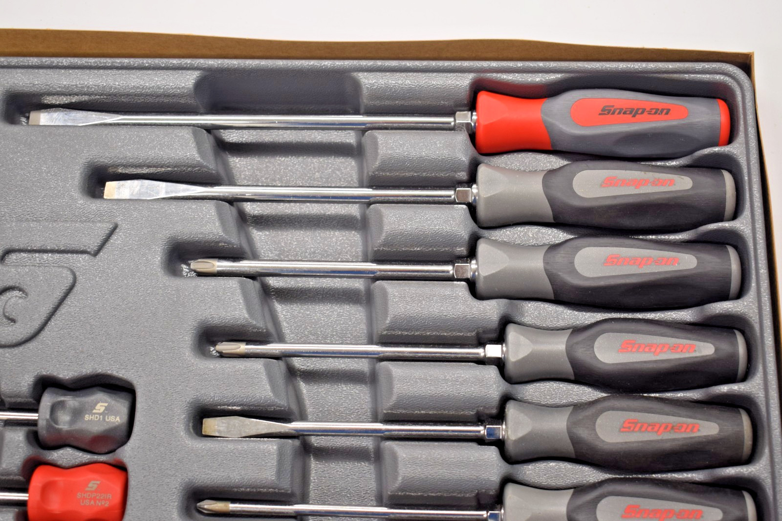 Snap On Tools SGDX120BDT 12pc DARK TITANIUM Soft Grip Screwdriver Set +Tray USED