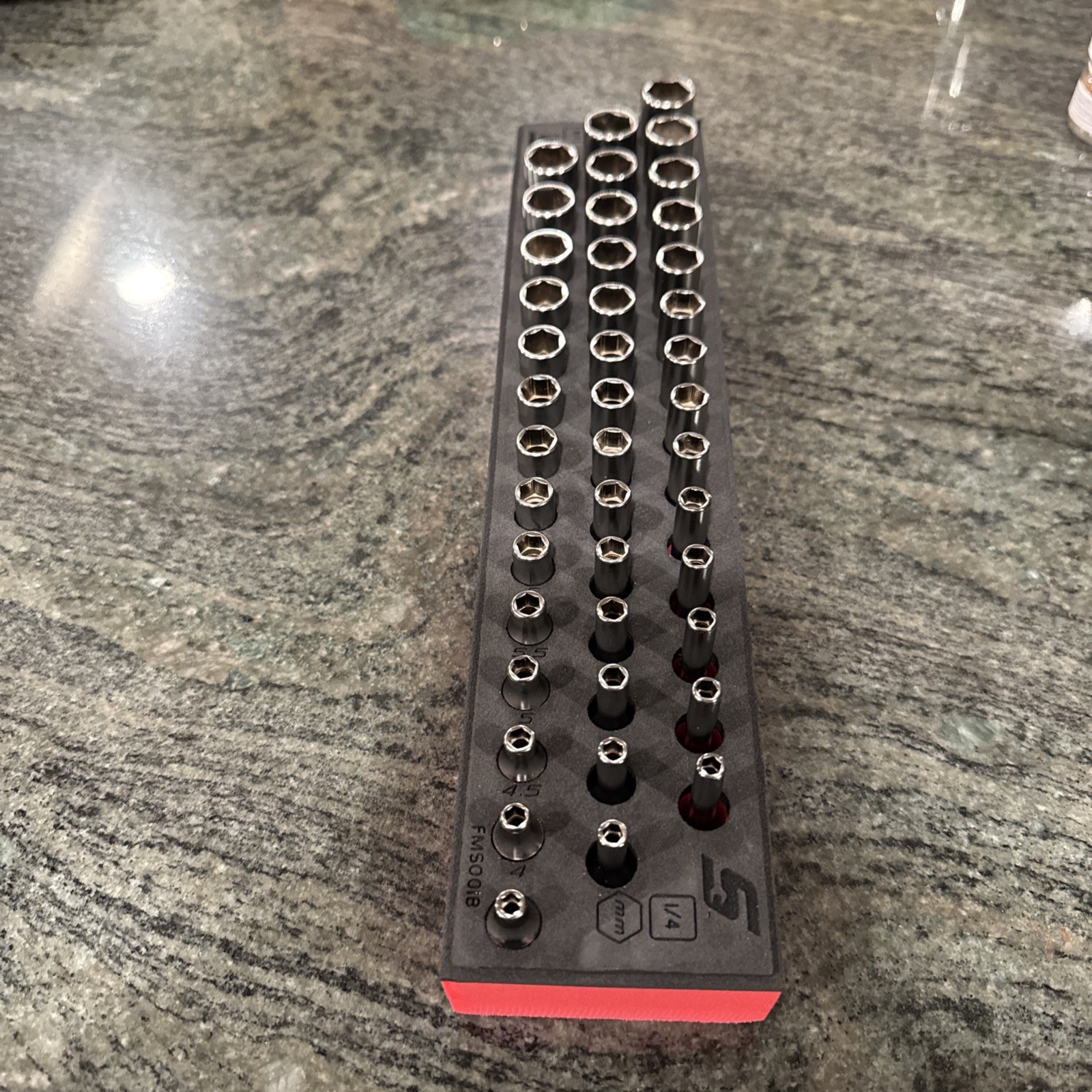 Snap-on 142stmmsyfr1 42piece 1/4″ drive 6 point metric socket foam set 4-15mm