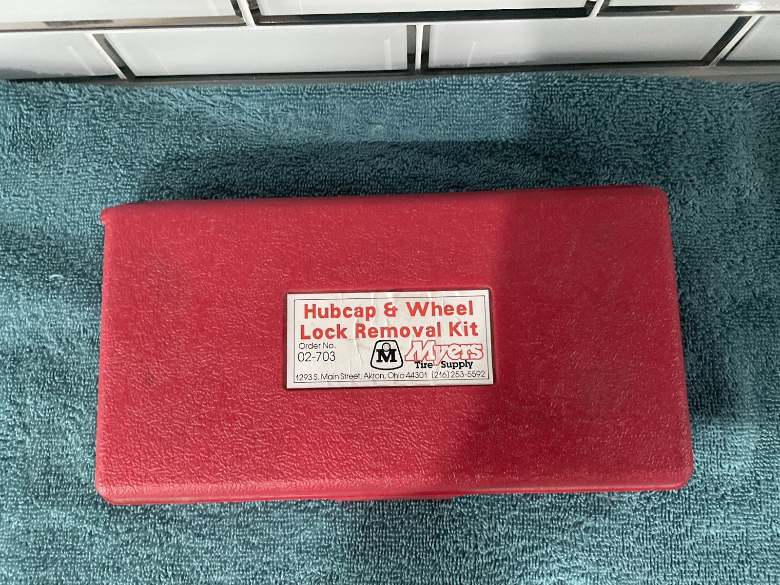 Hubcap & Wheel Lock Removal Kit 02-703 Myers Tire Supply Sturdy Case