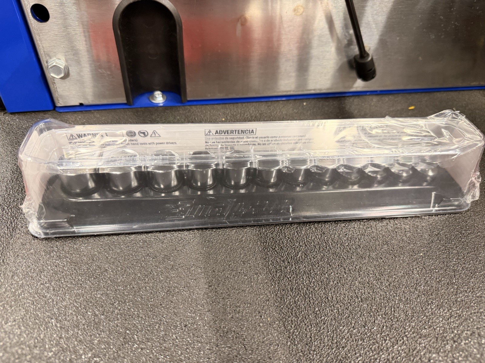 NEW Snap on 212FSMY 3/8″ drive 8 thru 19 mm 6-point Semi Deep Socket Set NEW