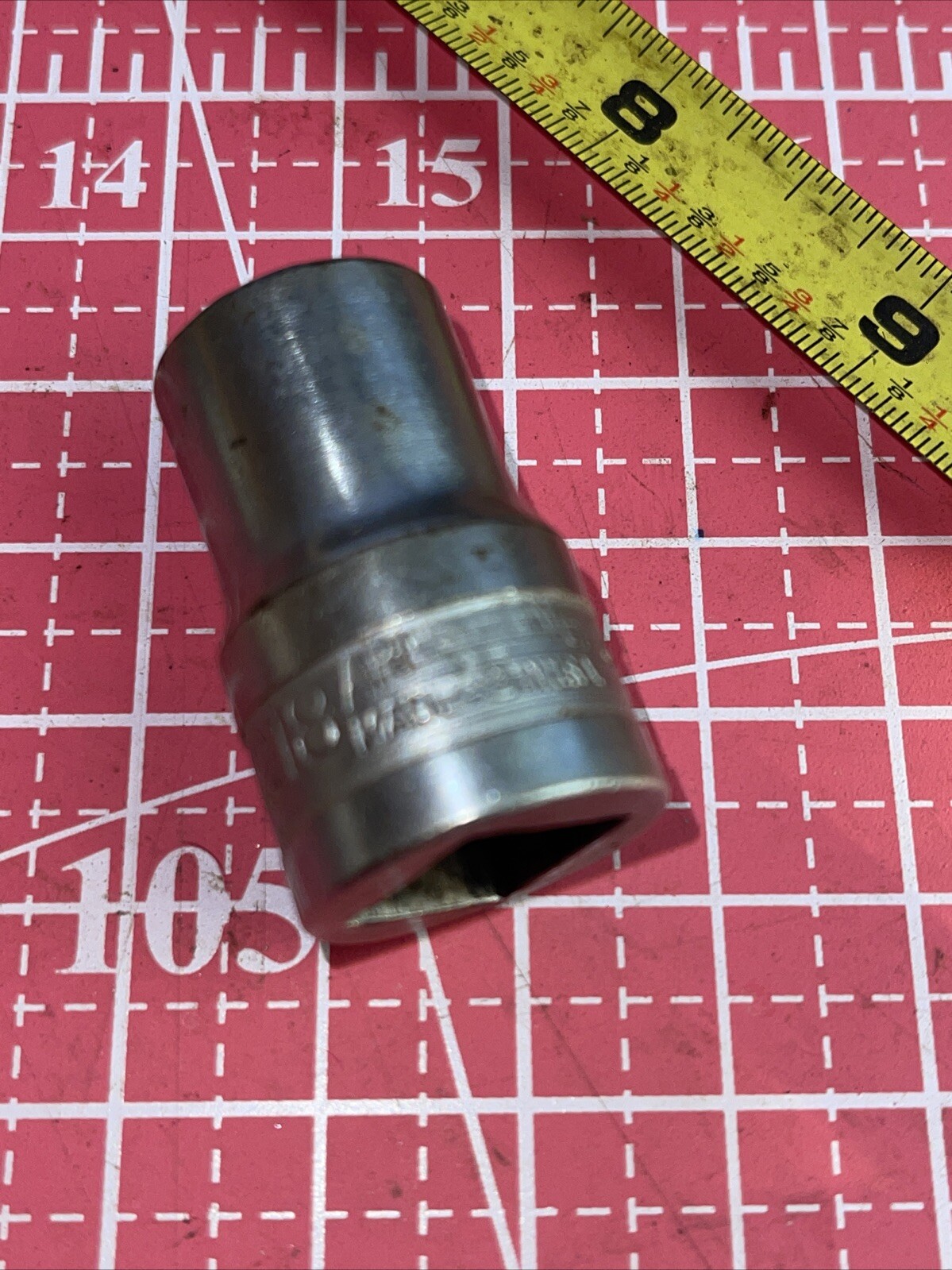Vintage Armstrong USA ST1218 9/16 In SAE 1/2 Drive 12 Point Socket Armaloy