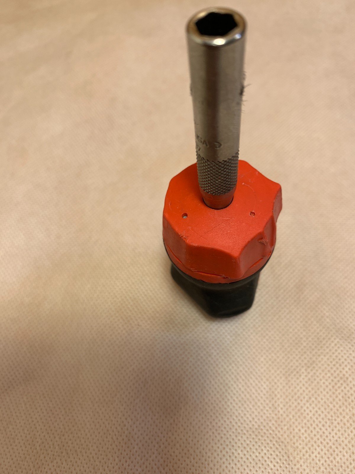 Snap-On Soft Grip Stubby Ratcheting Screwdriver Handle (Red) with Mag. holder