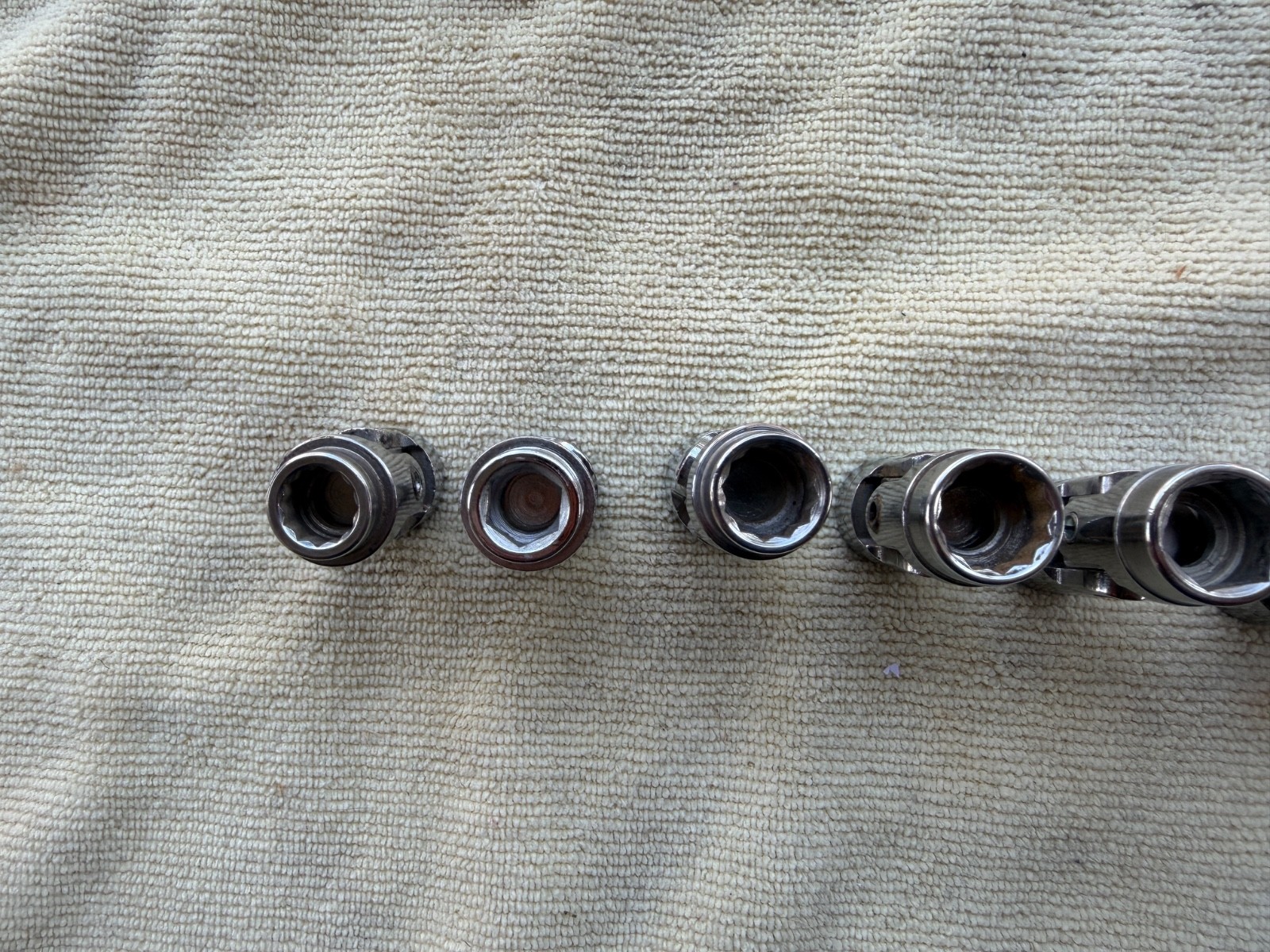 CRAFTSMAN 3/8″ DRIVE SWIVEL SOCKETS – 10 TOTAL- V & G, 7-12 POINT., 3 – 6 POINT