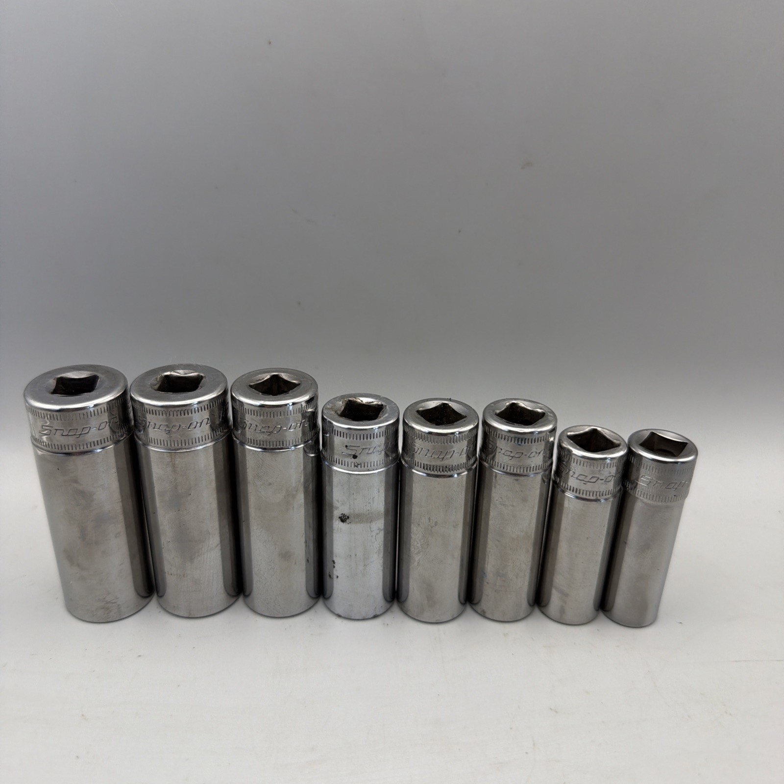 Snap-on 3/8″ Drive 6-Point Metric Deep Socket Set, 8 Piece, 12mm-19mm, SFS