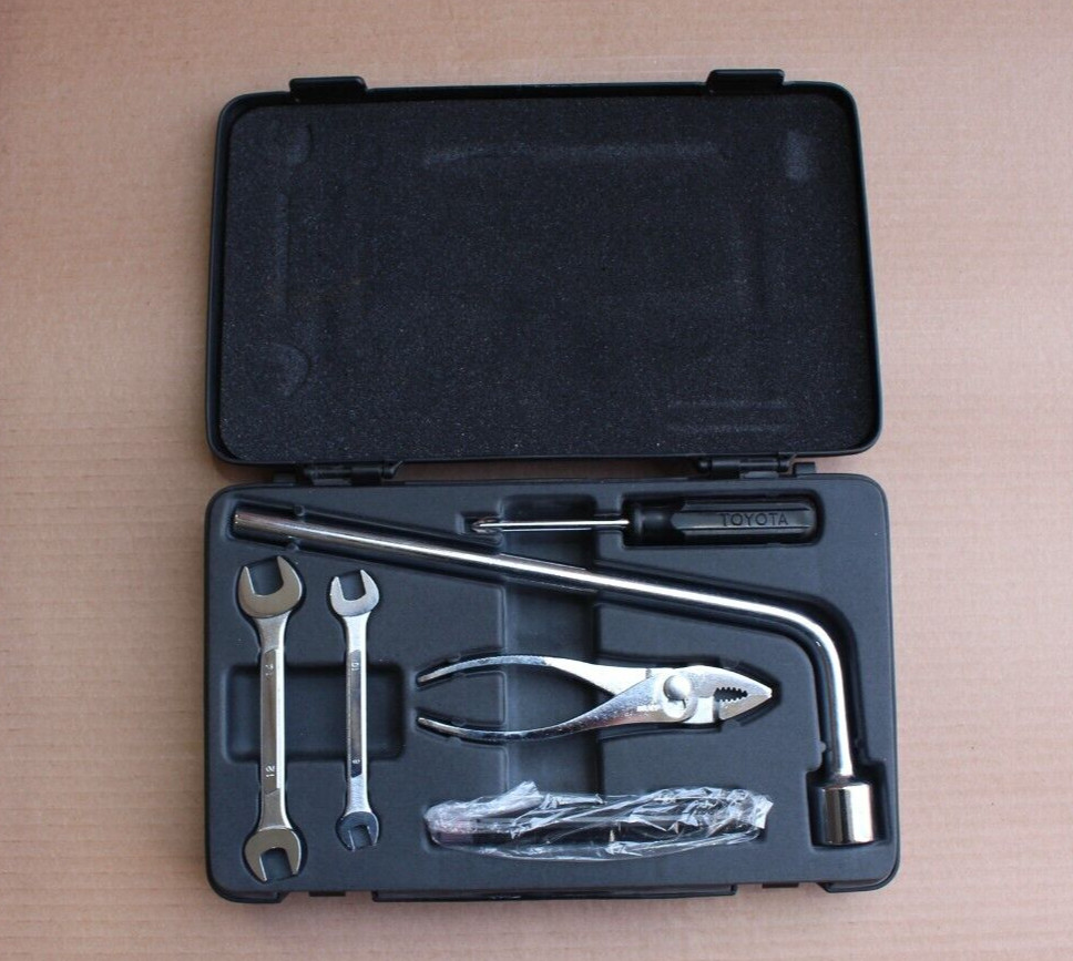 Lexus Ls430, Ls400 Emergency Lug Wrench Toyota OEM Tool Kit