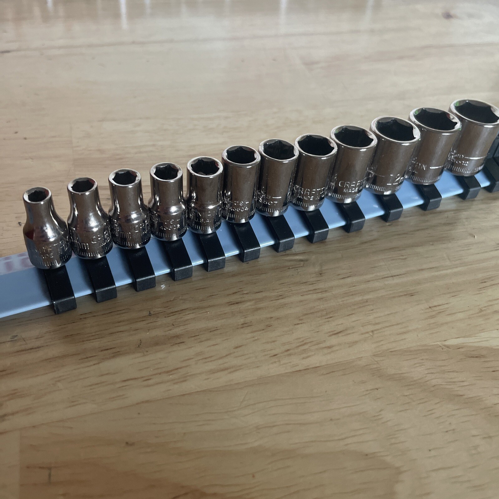 Craftsman USA 1/4″ Dr. 6 Pt Shallow 12 Pc Metric Socket Set 4-14mm Inverted G2