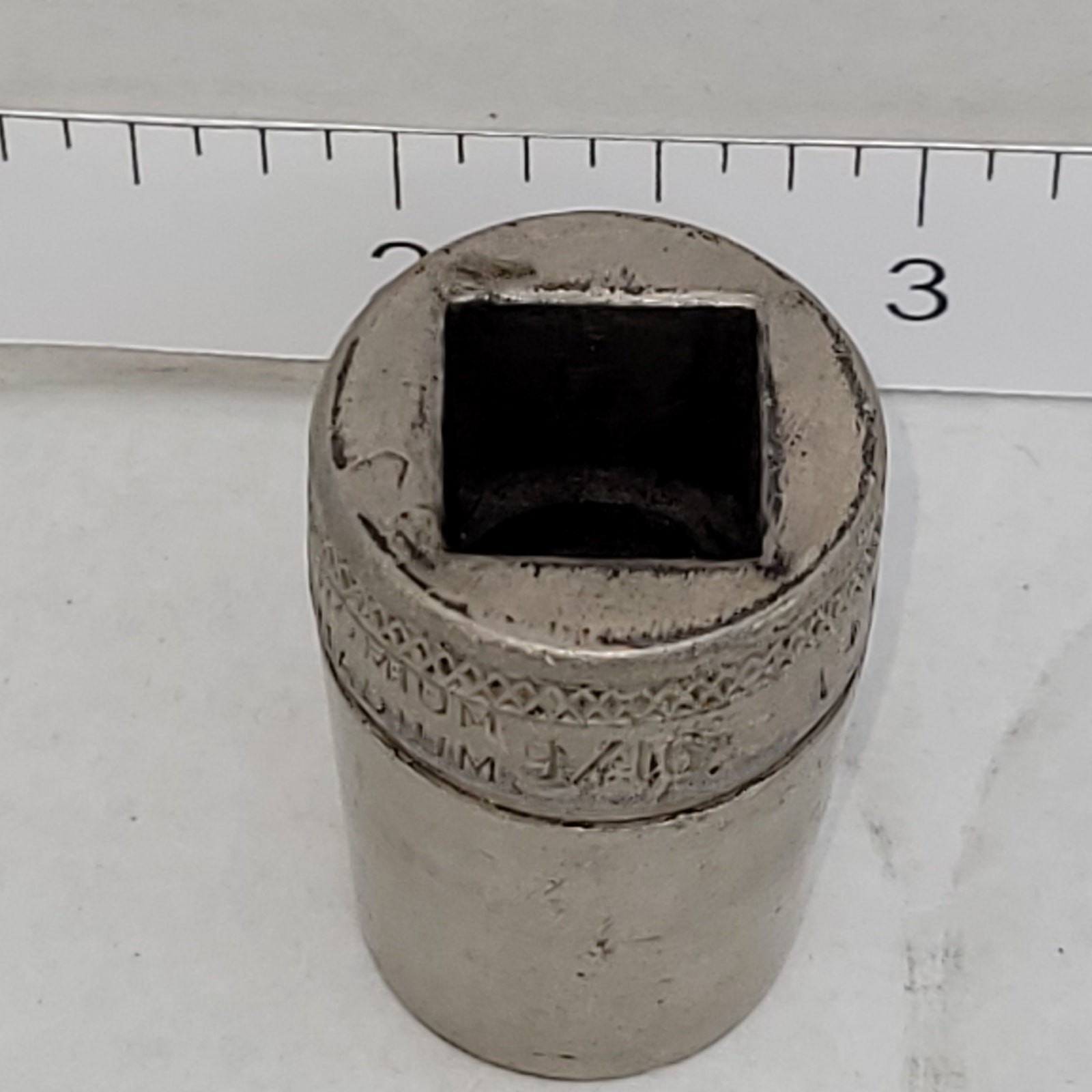 1/2″ drive 12pt 9/16” socket knurled – 1218