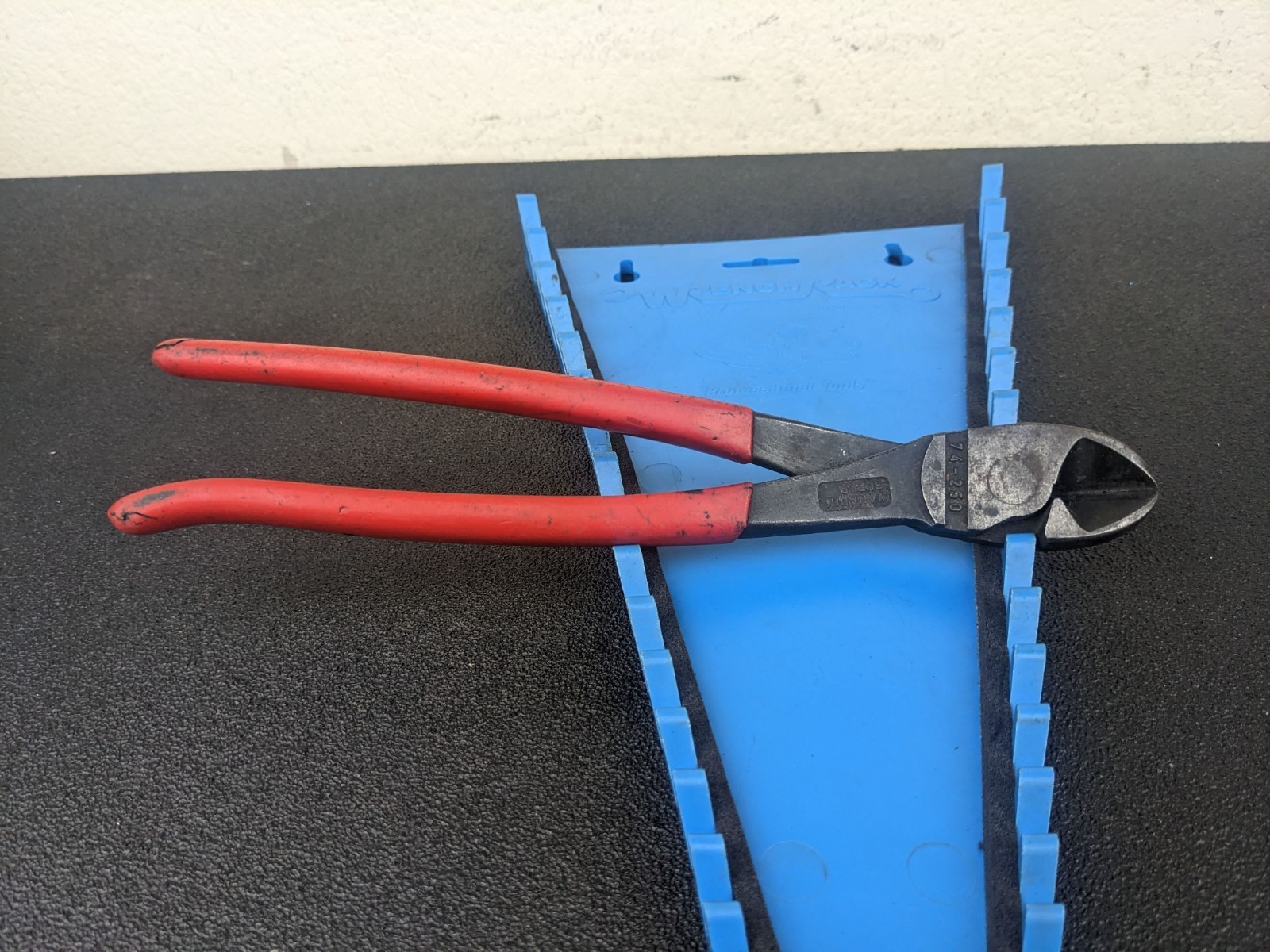 #bl371 Knipex 74-250 10″ High Leverage Diagonal Cutters Red Handles