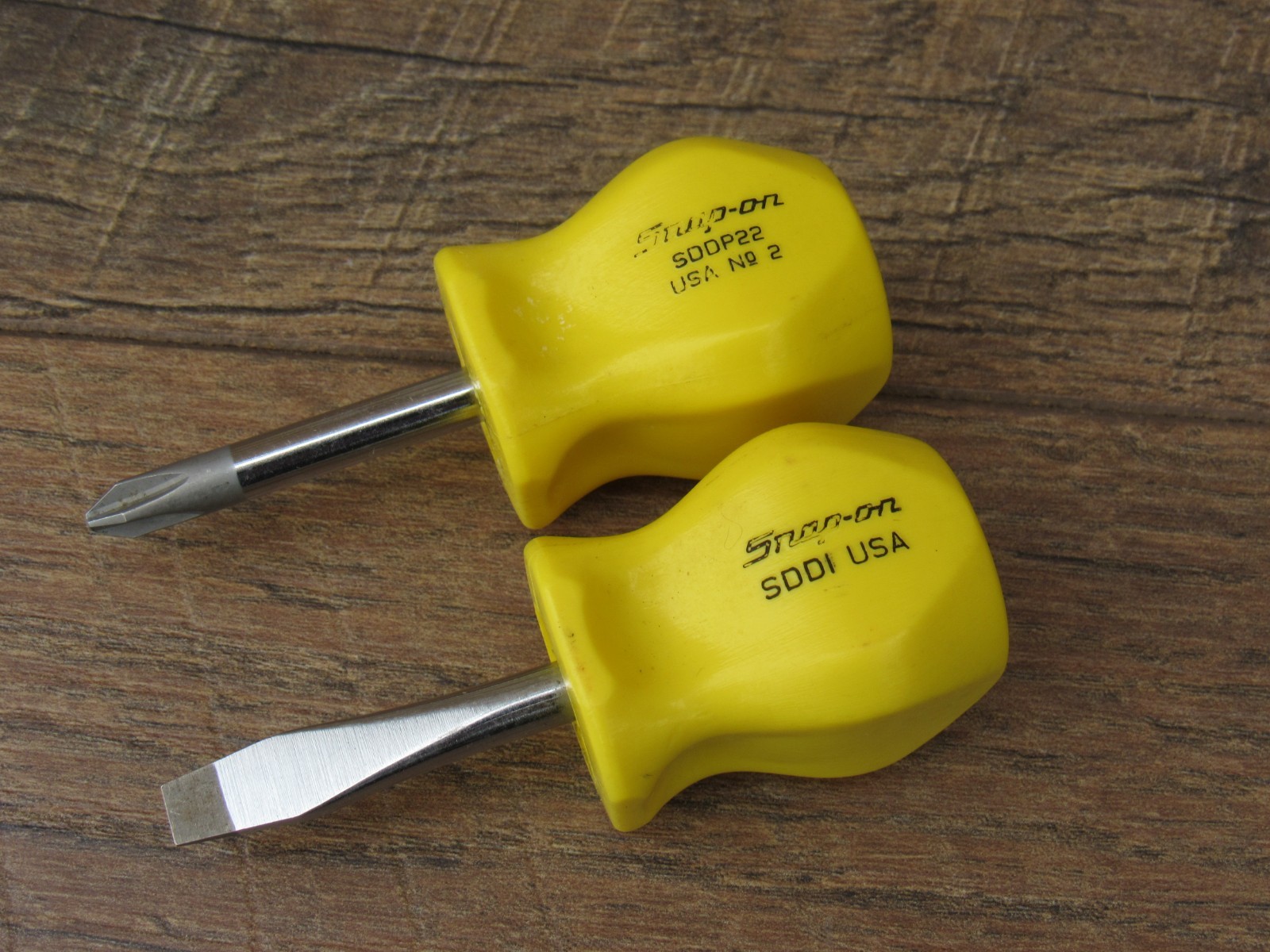 SNAP ON SDD1 FLAT TIP SDDP22 # 2 PHILLIPS STUBBY YELLOW HANDLE SCREWDRIVER SET 2