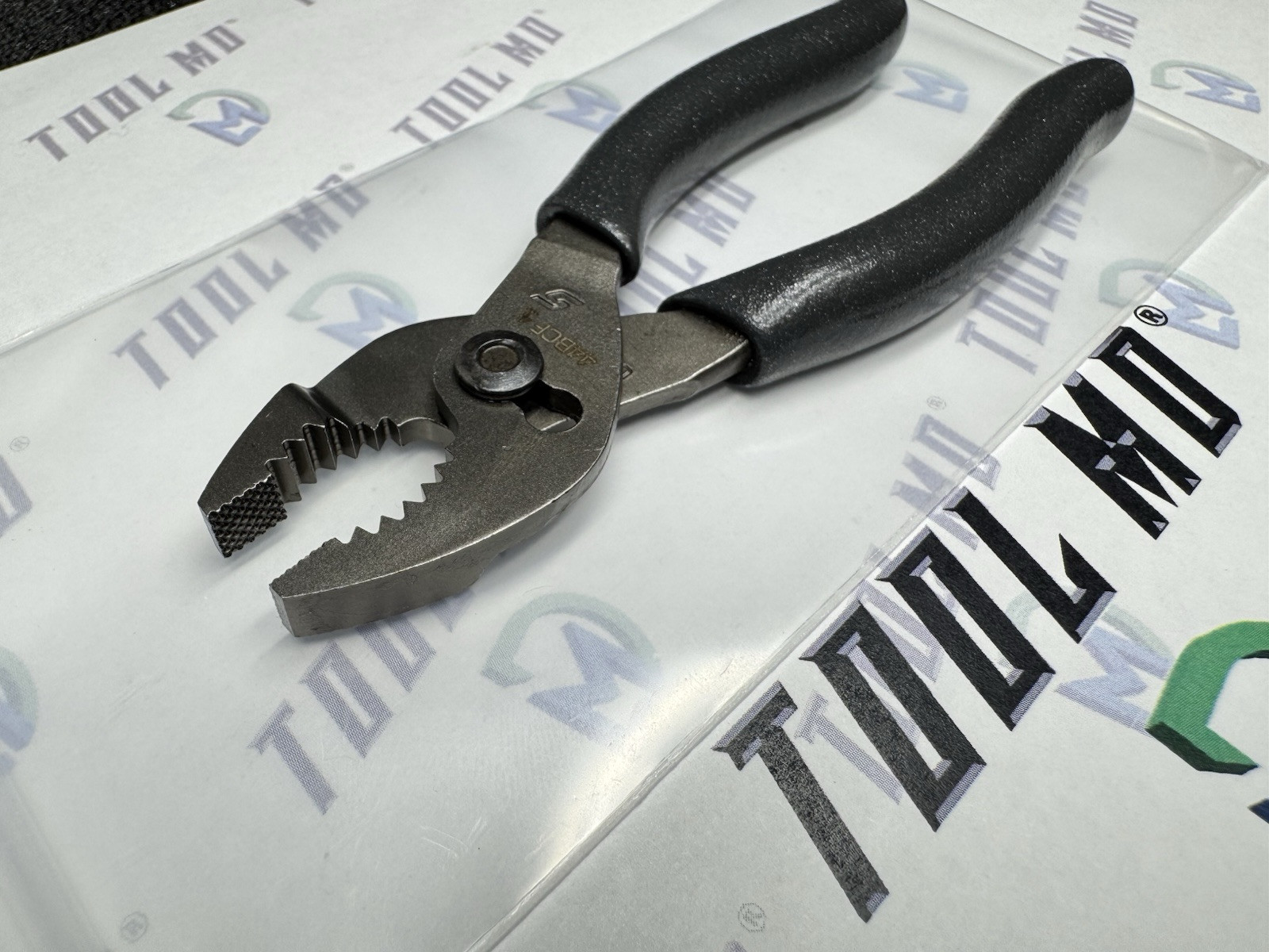 Snap-on Tools NEW DARK TITANIUM 4″ Soft Grip Mini Combo Slip Joint Pliers 44BCF