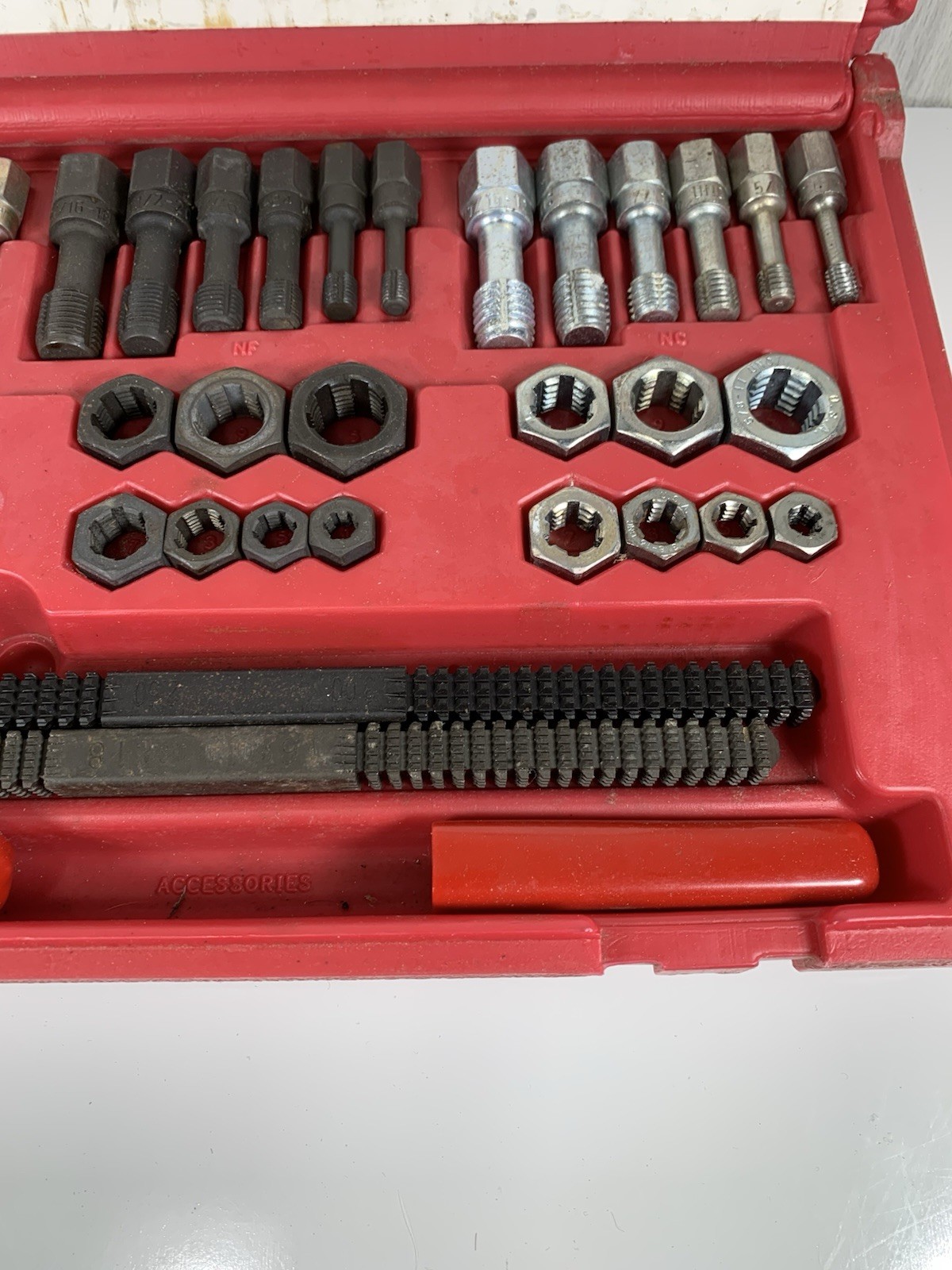 Craftsman 40 Piece Thread Restorer Kit Fractional Standard Metric 52105 USA