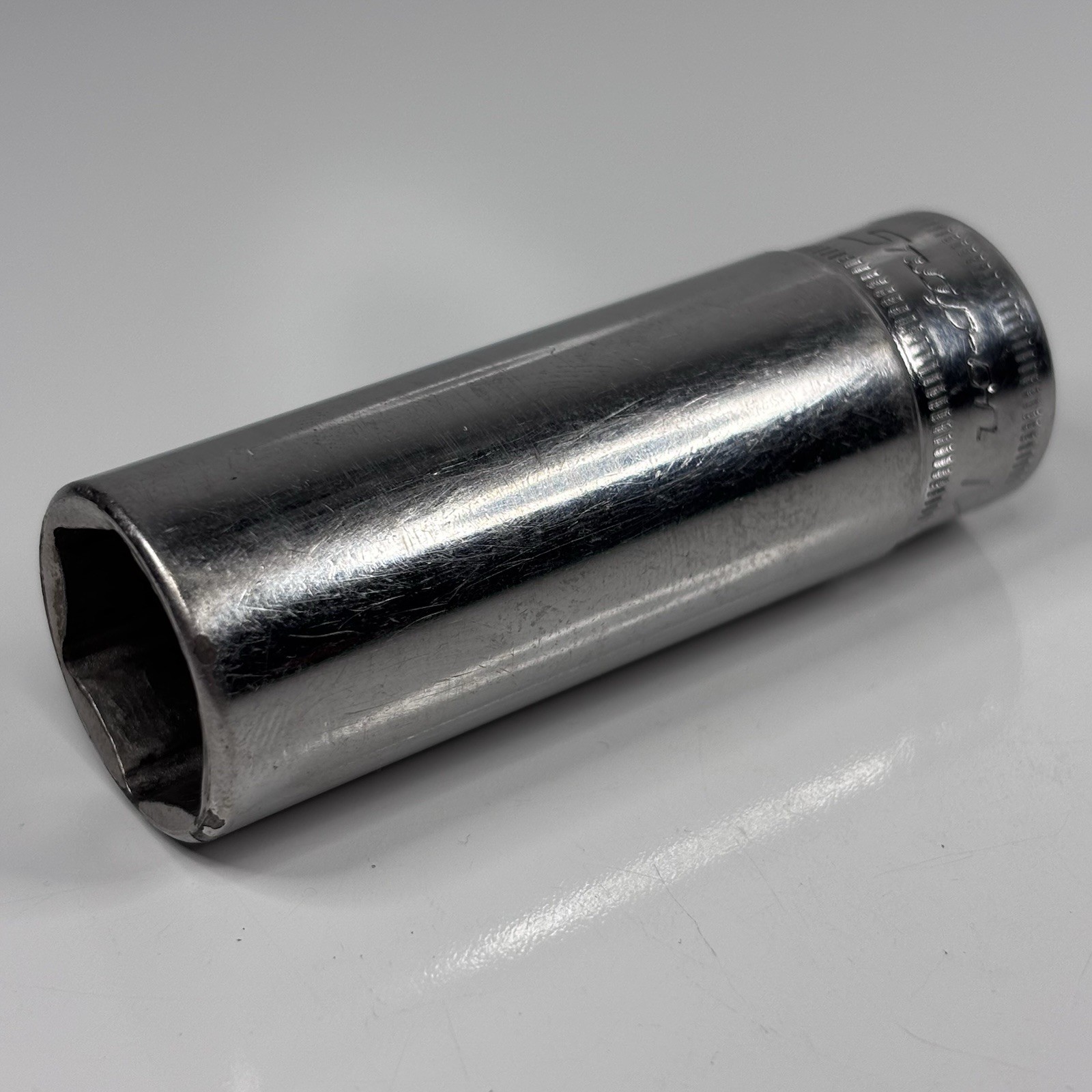 Snap On Tools SFSM17 3/8 Dr 6Pt Metric 17mm Flank Dr Deep Chrome Socket USA 2004