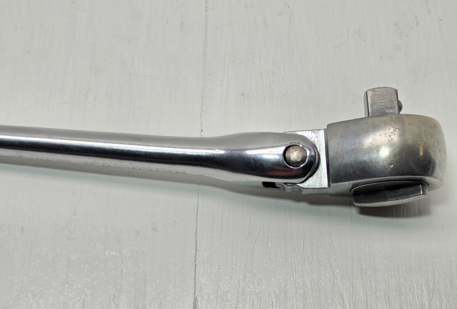 MATCO BR11NSP 3/8″ Drive Bent Handle Flex Head Ratchet Made in USA