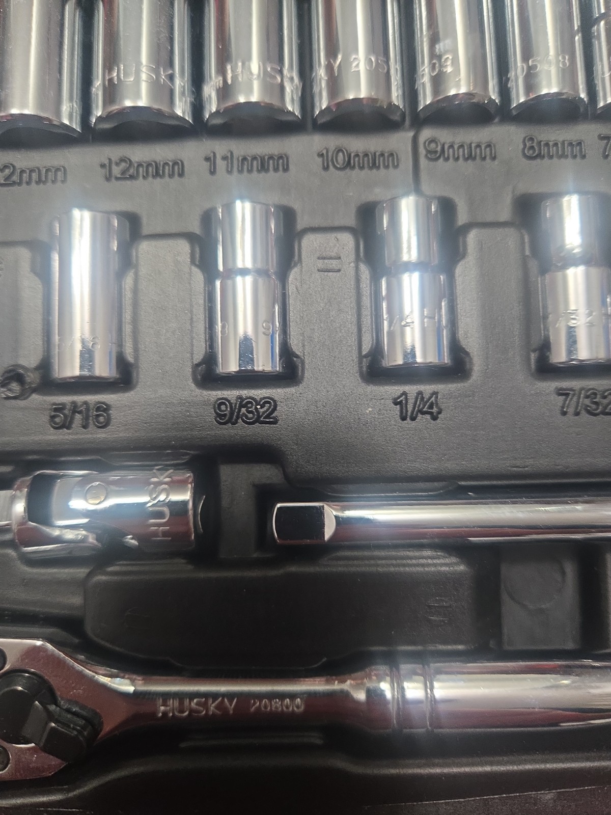 Thirty piece husky 1/4″ Dr Sae/ Metric Socket set
