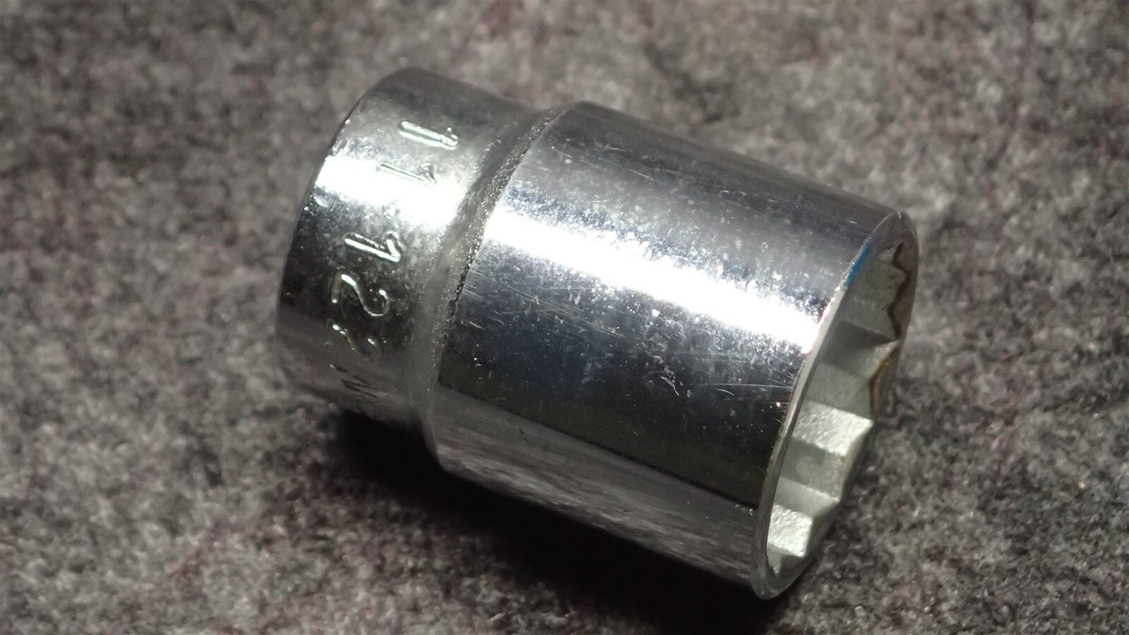 ARMSTRONG 3/8″ Drive, 11/16″ Standard Hand Socket, 12 Pts Chrome 11-122 BN101