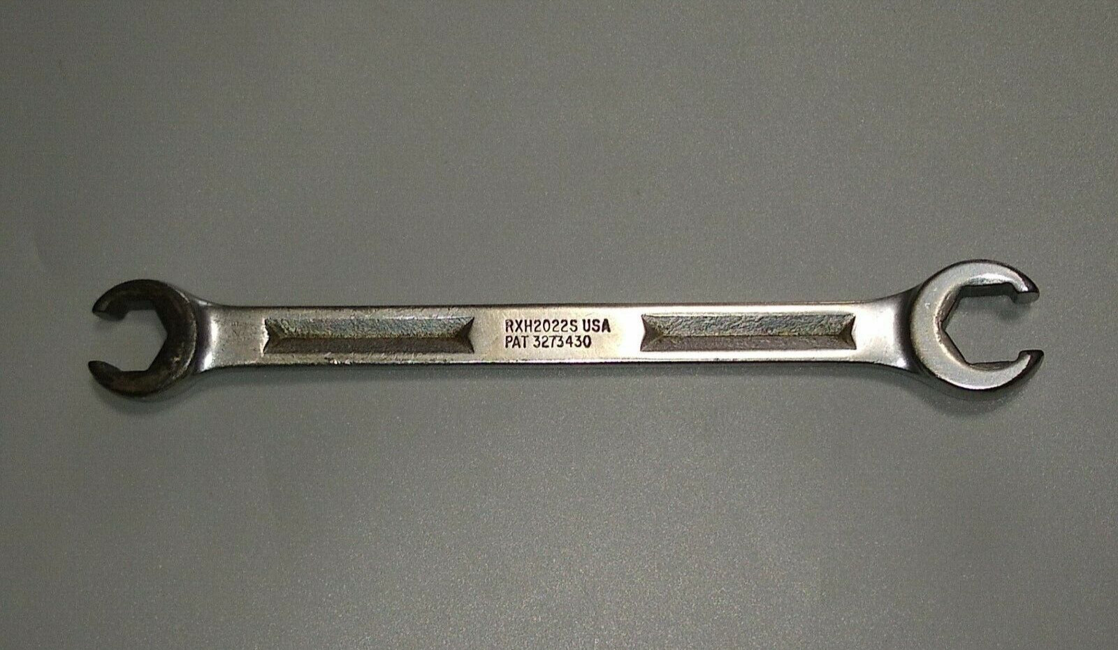 Snap on RXH2022S 5/8″ x 11/16″ Flare Nut Wrench, Offset, 8.6″ Long, 6 Point.