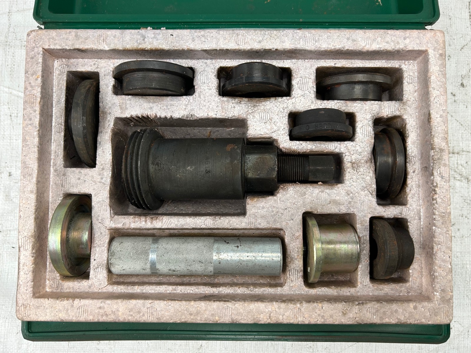 Miller Tools 4 Wheel Drive Transfer Case (208) Special Service Tool Set