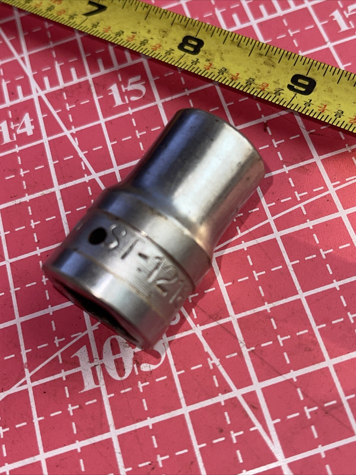 Vintage Armstrong USA ST1218 9/16 In SAE 1/2 Drive 12 Point Socket Armaloy