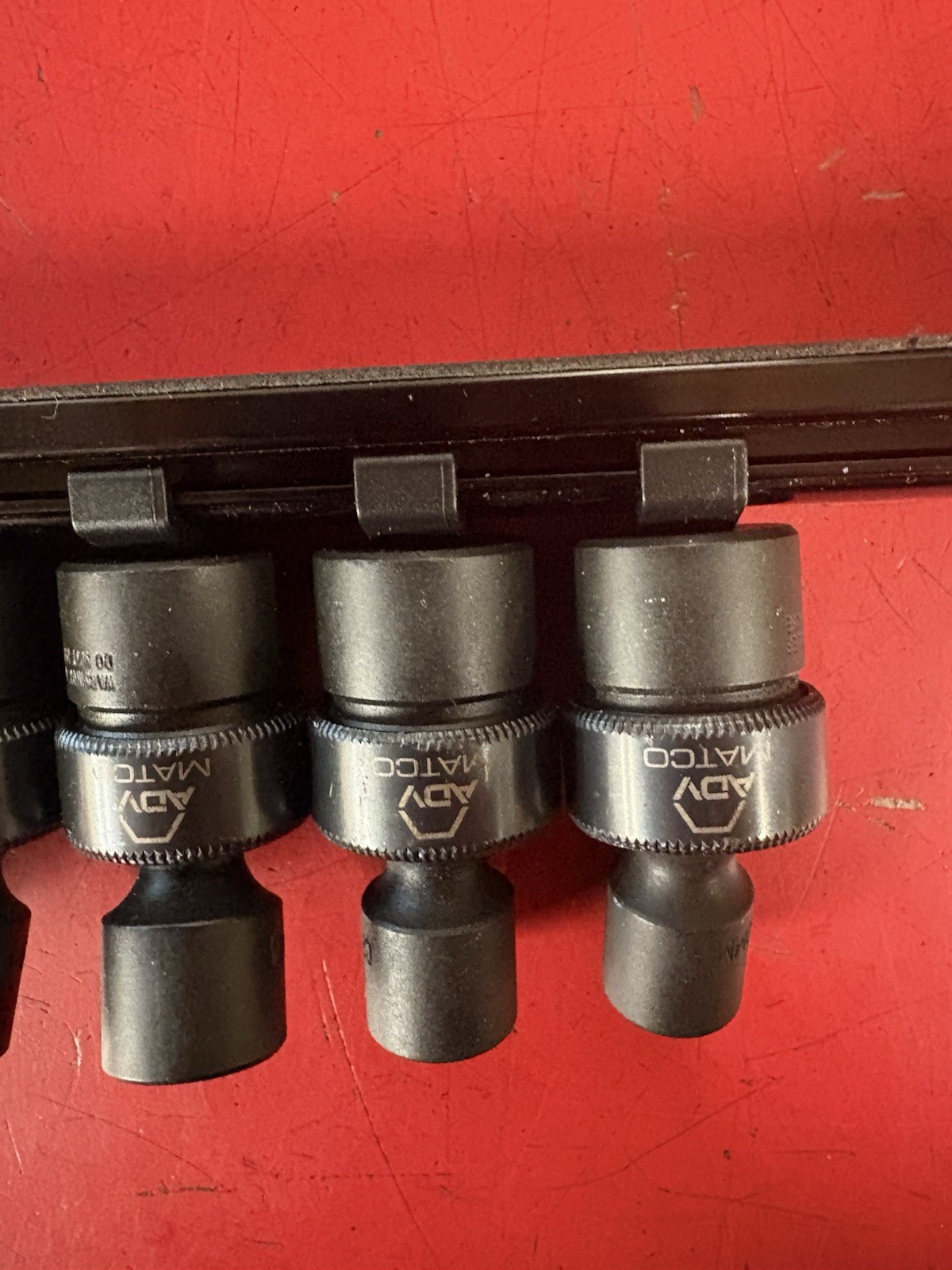 Matco 10-19MM ADV 10 Pc. 3/8″ Metric 6 Point Swivel Universal IMPACT Socket Set