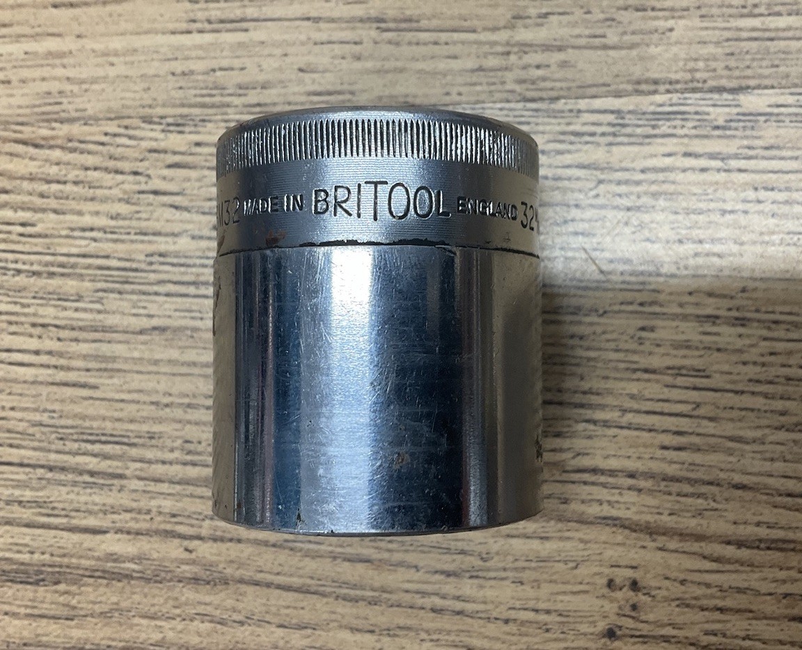 8 Britool Sockets EBM 32 30 29 28 24 20 18 16 MM Metric 12 Point 1/2″ Drive