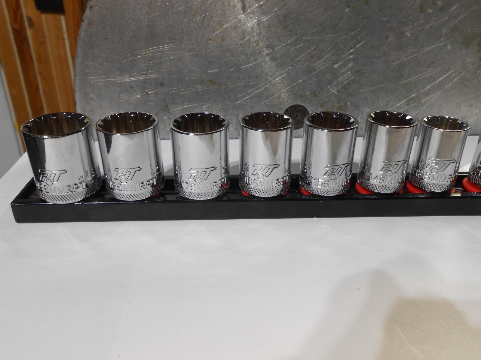 Mac 3/8″ Drive Metric Precision Torque 12-pc Socket Set 8-19mm