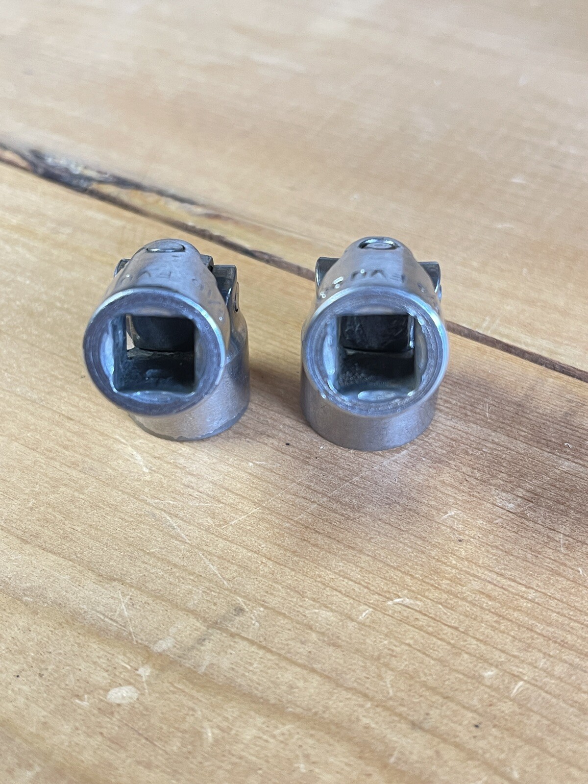 SNAP ON 9/16 FVU 18,- 5/8 FVU20, 3/8 Dr Swivel Socket
