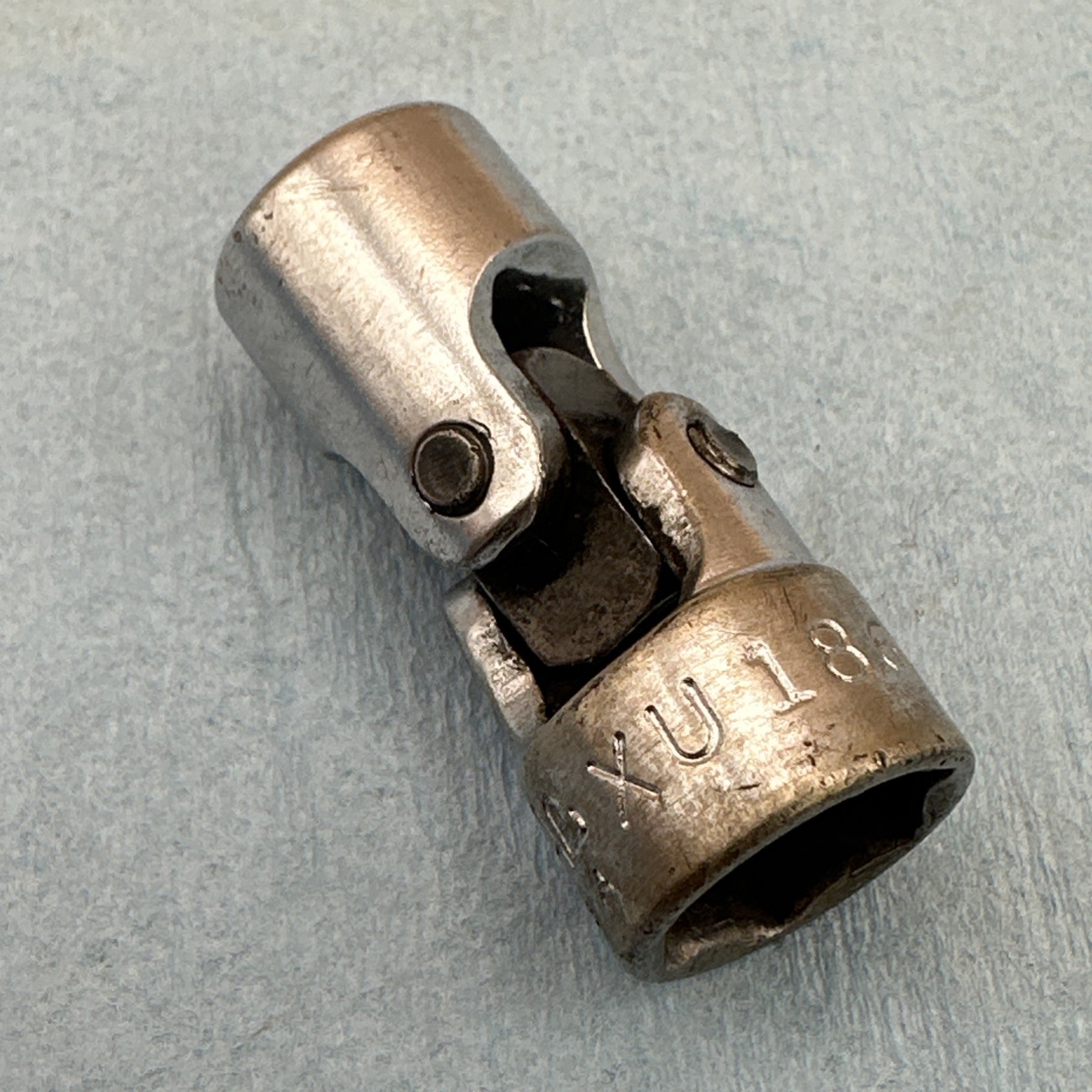 Mac Tools XU186 03 SAE 9/16″ 3/8″ Drive 6 Point Universal Socket *Loose