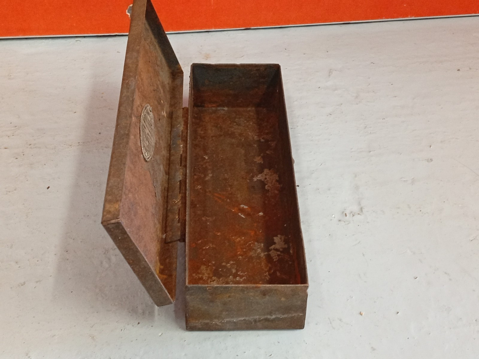 Vintage KING DICK, Socket Box For Restoration, W21.5 x D7 x H4.5 CM Approximate