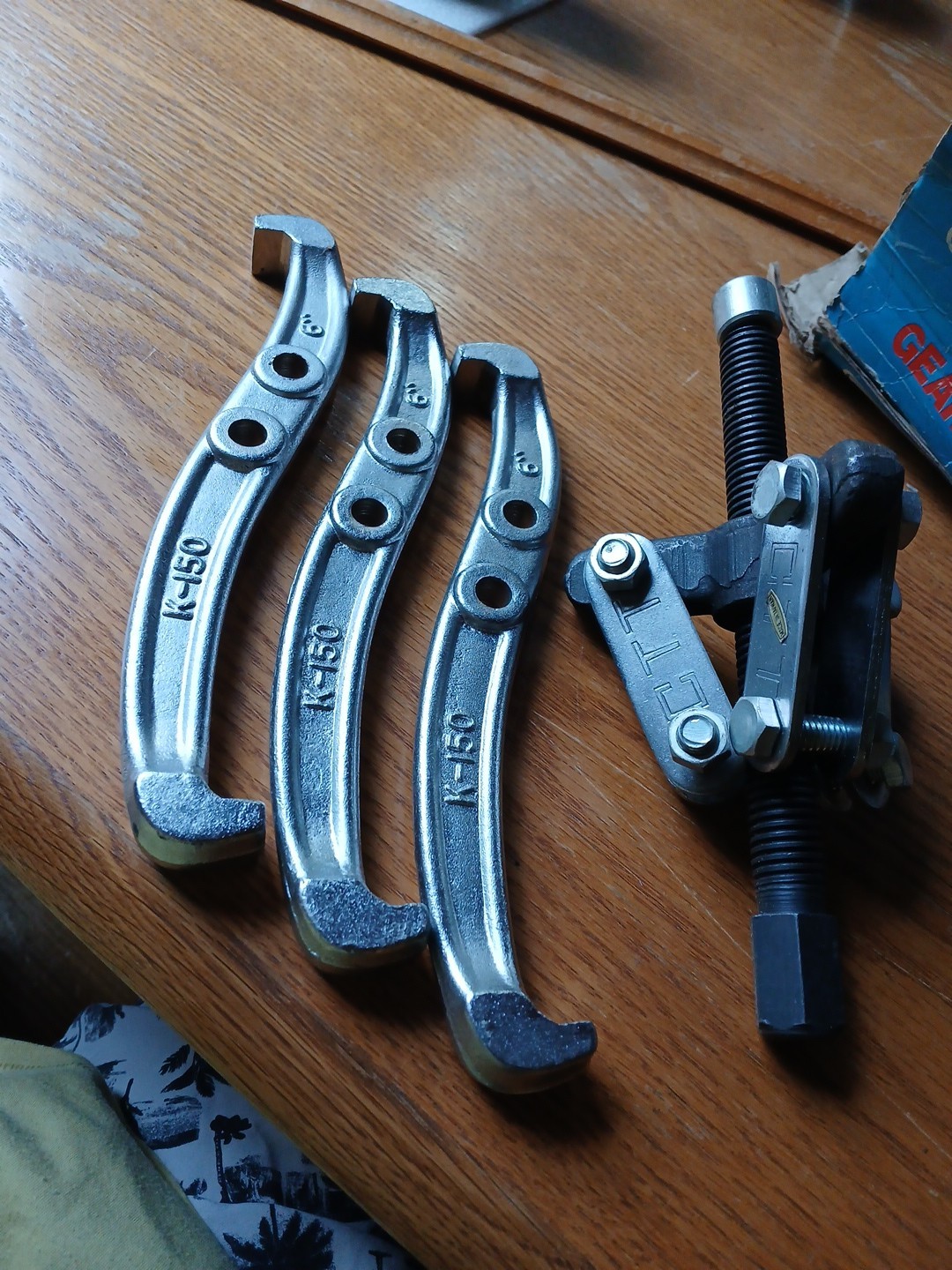 CTT Tools Puller 3 Jaw Gear Puller Open Box