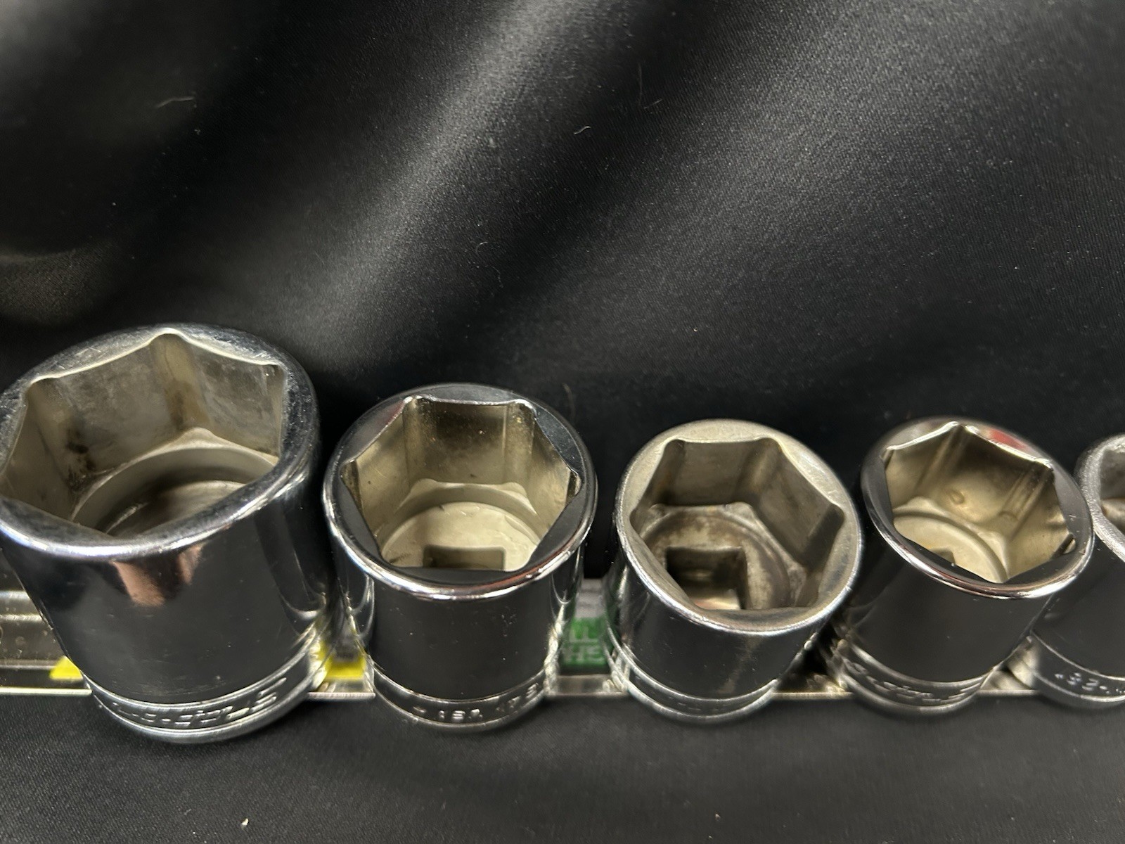 Snap on 13 pc1/2″ Drive 6-Point SAE Flank Drive Shallow Socket Set 1 1/4″ – 3/8″