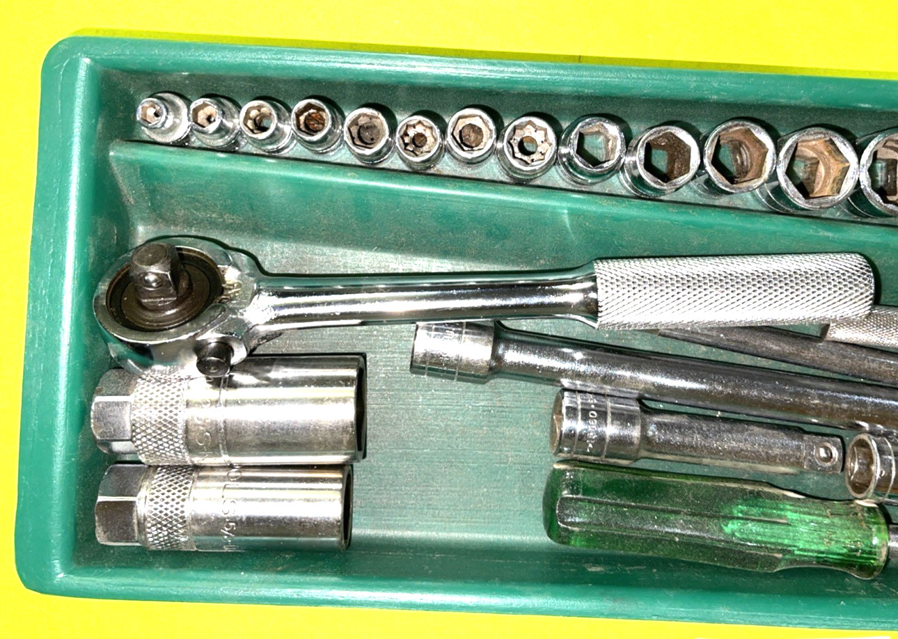 S-K TOOLS 50 PIECE 1/4 & 3/8 DRIVE SAE. GENERAL SERVICE SET SHORT & DEEP