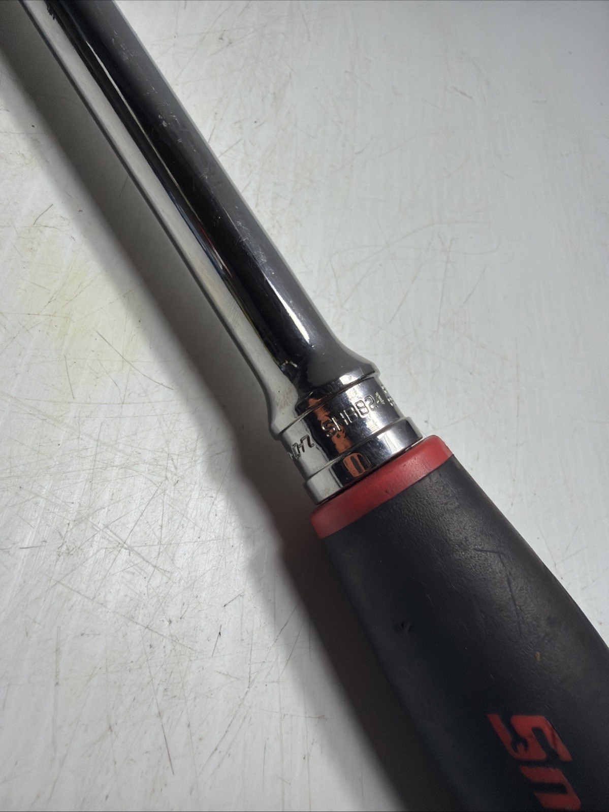 Snap On 1/2″ Drive Red Black Soft Grip 24″ Long Breaker Bar SHBB24