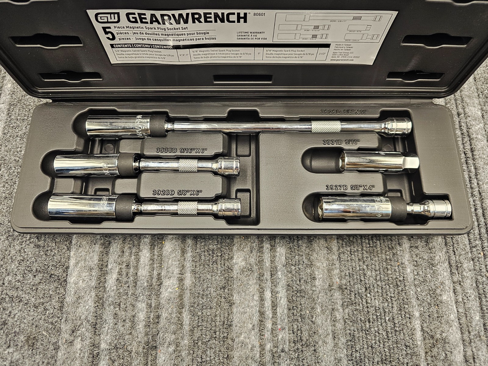 GEARWRENCH 80601: 5-Piece 3/8″ Drive 6 Point Magnetic Swivel Spark Plug Sockets